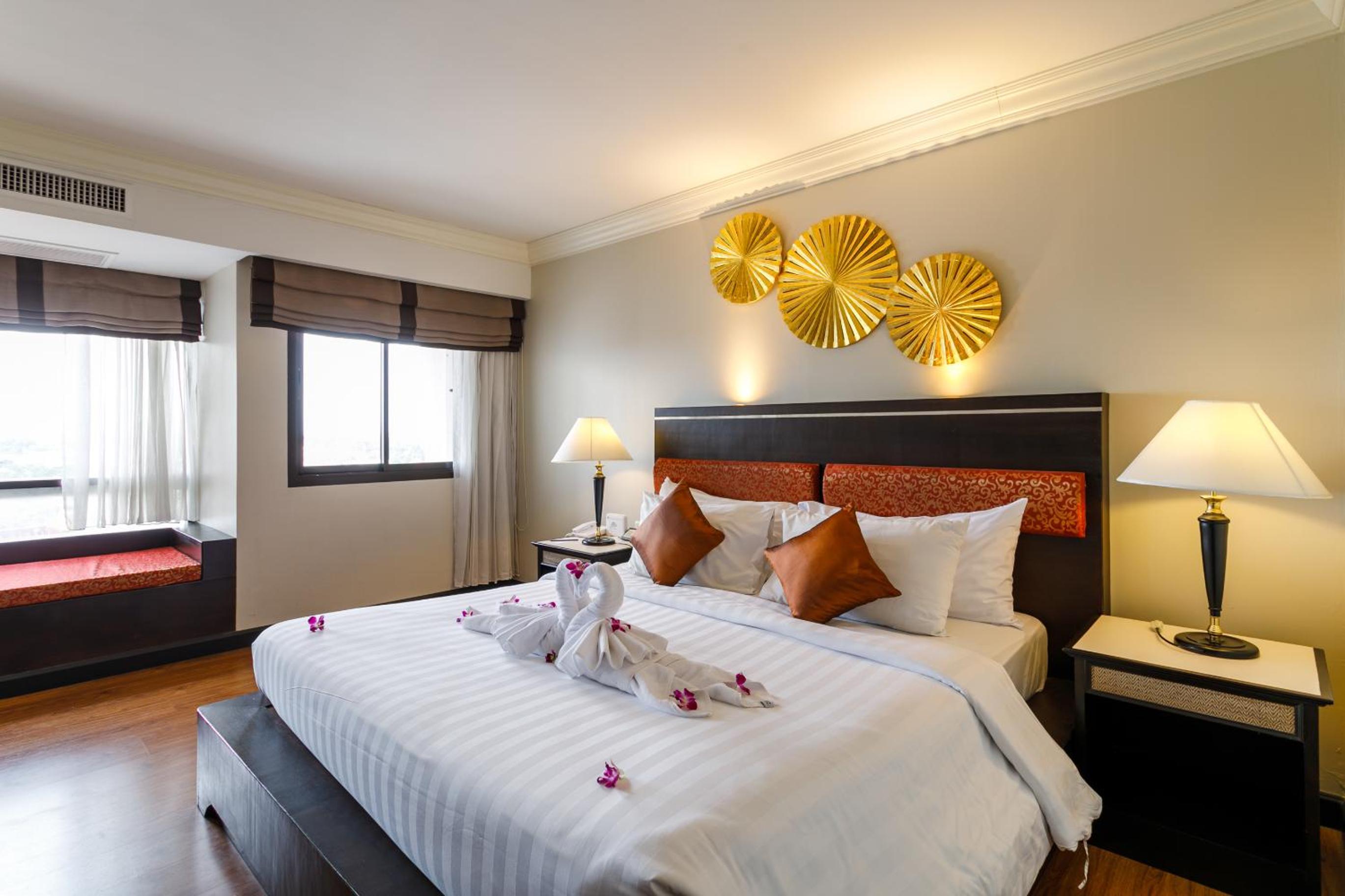 Deluxe King Room - Photo 1