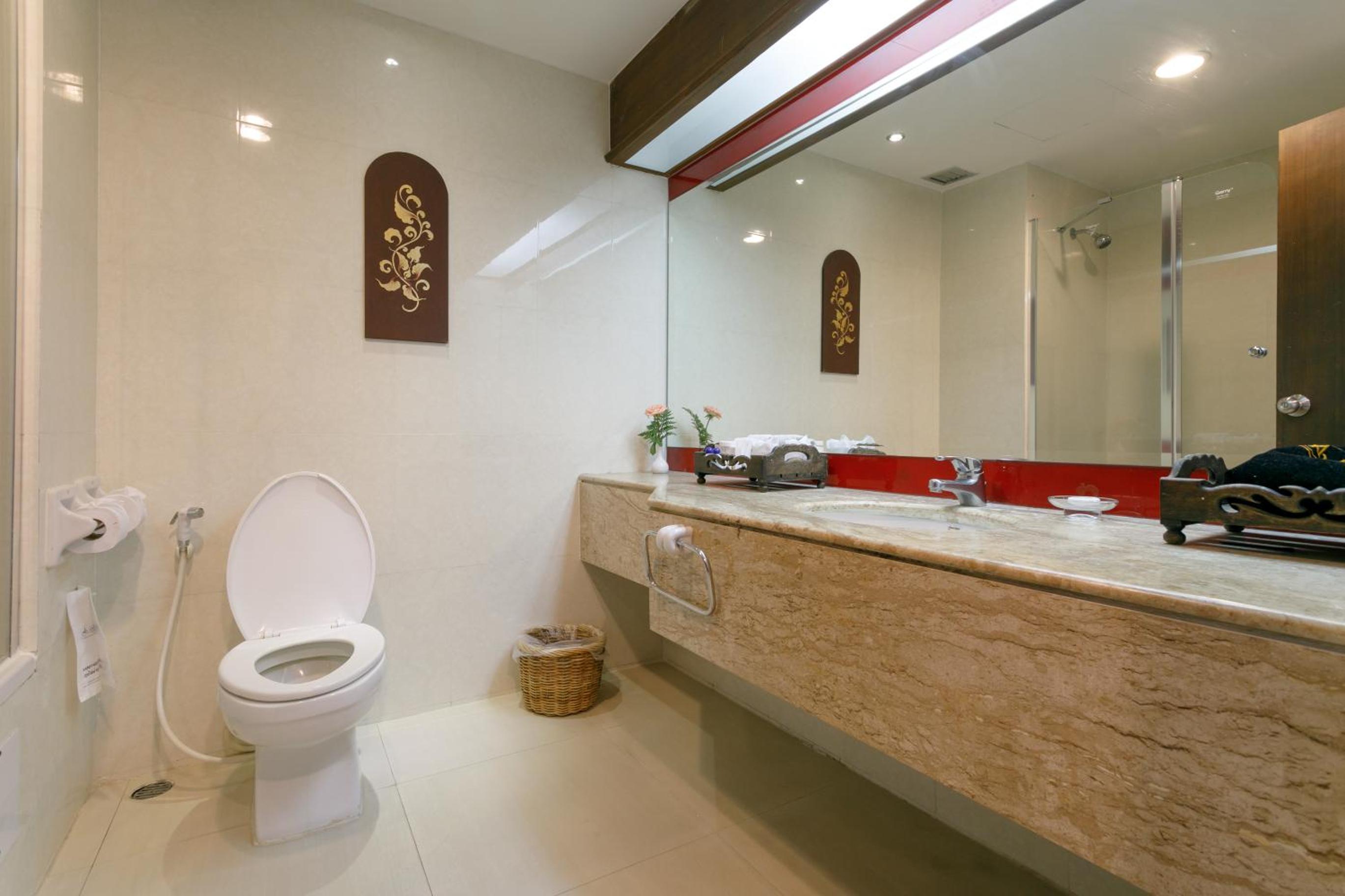 Deluxe King Room - Photo 4