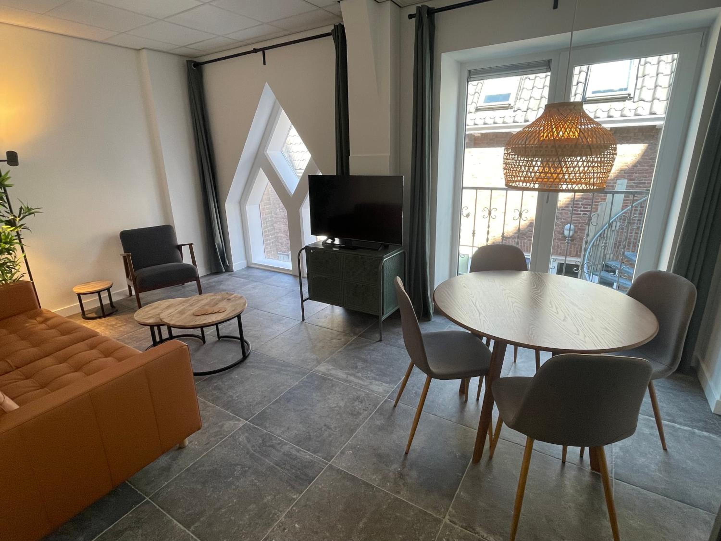 Deluxe Apartment