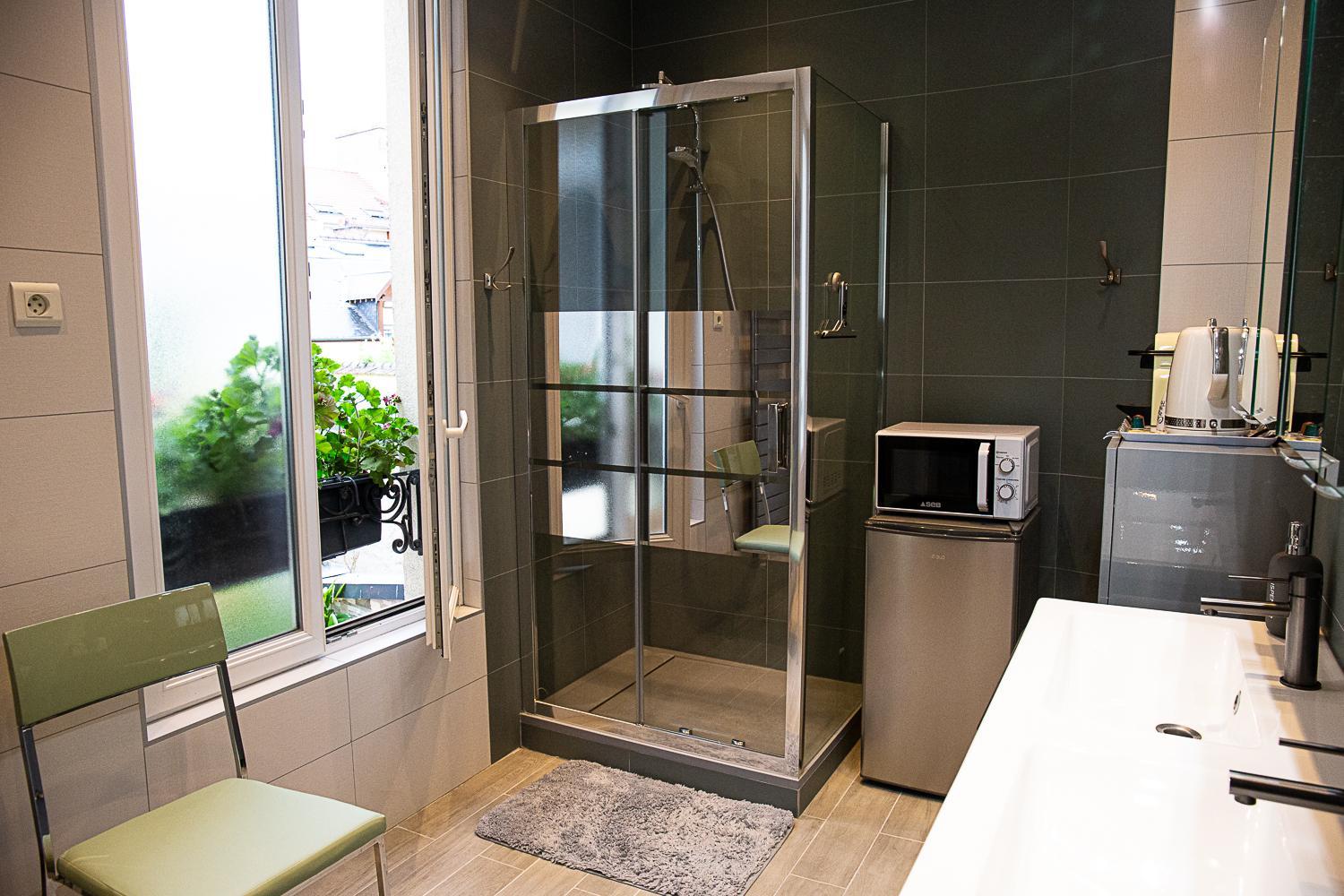 Double Room with Private External Bathroom - Photo 12