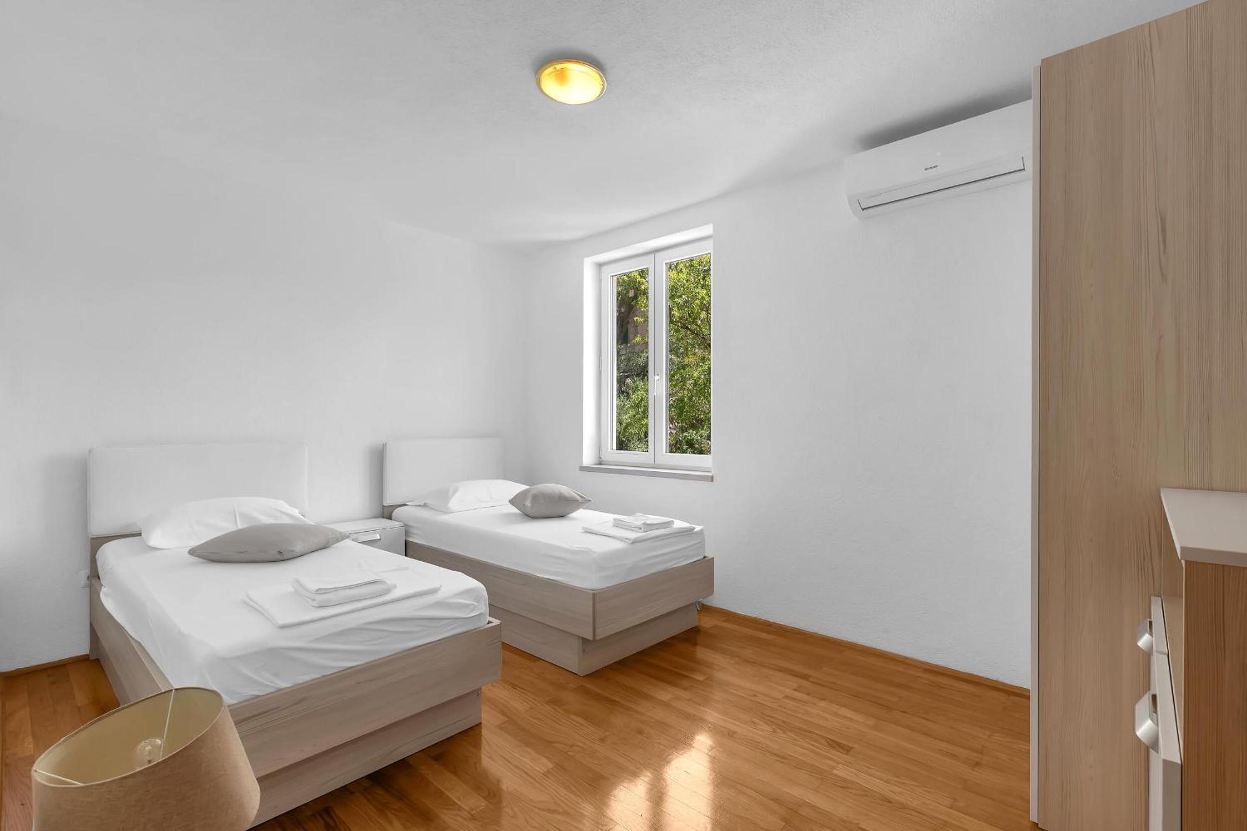 Three-Bedroom Apartment with Sea View photo 2