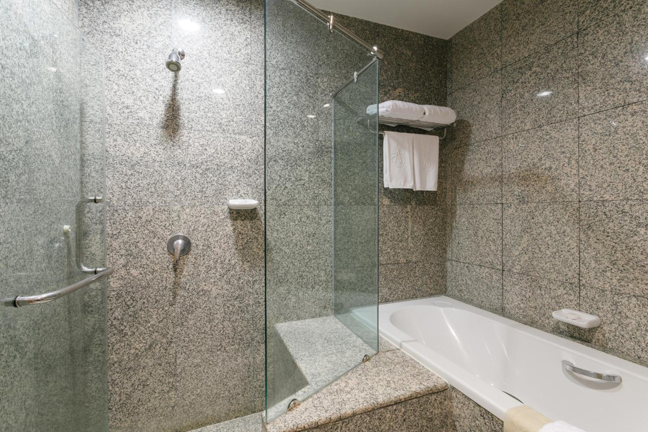 Princess Suite - Photo 3