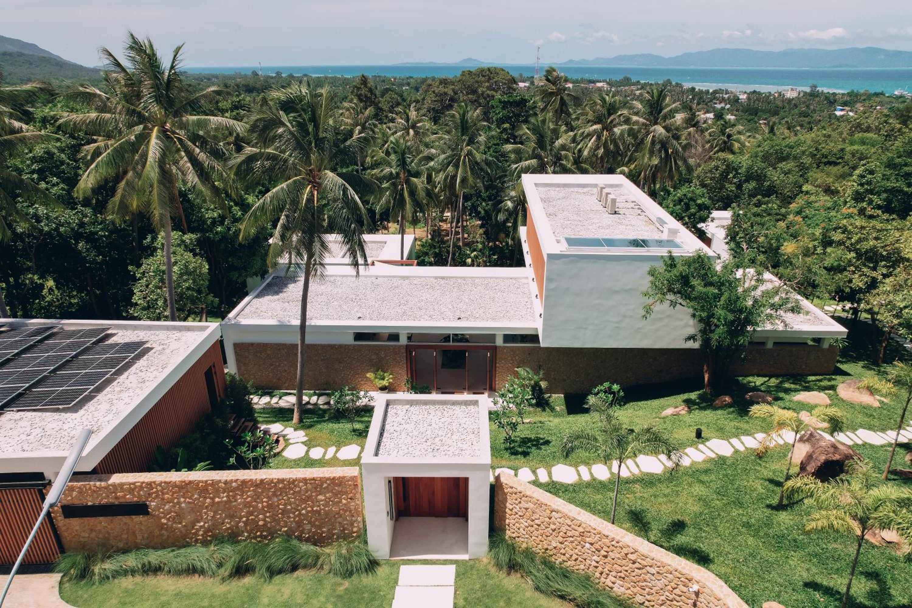Villa photo 2