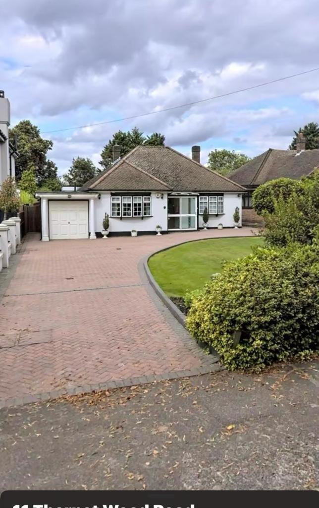 Three-Bedroom House photo 2