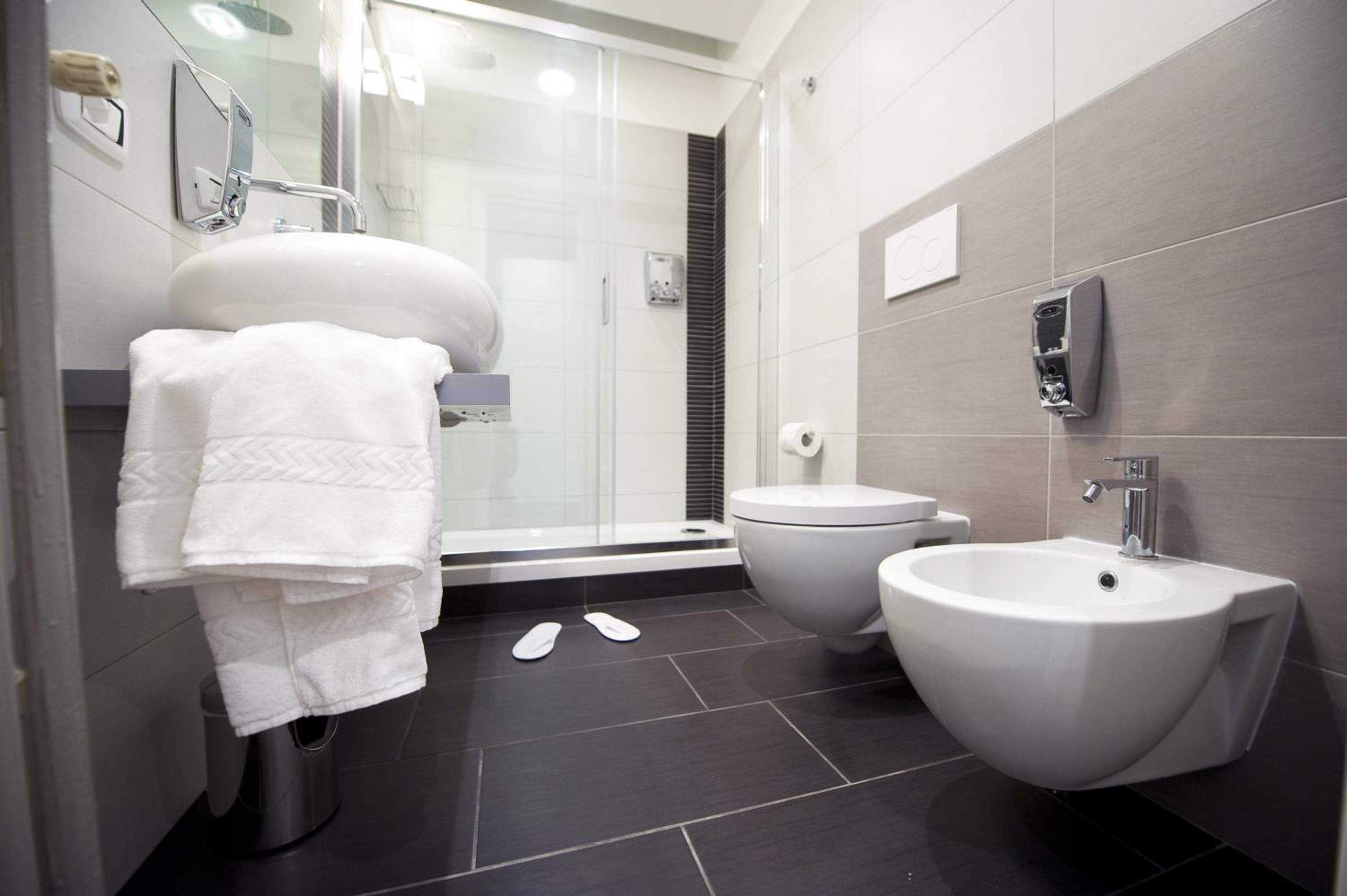Large Double or Twin Room photo 2