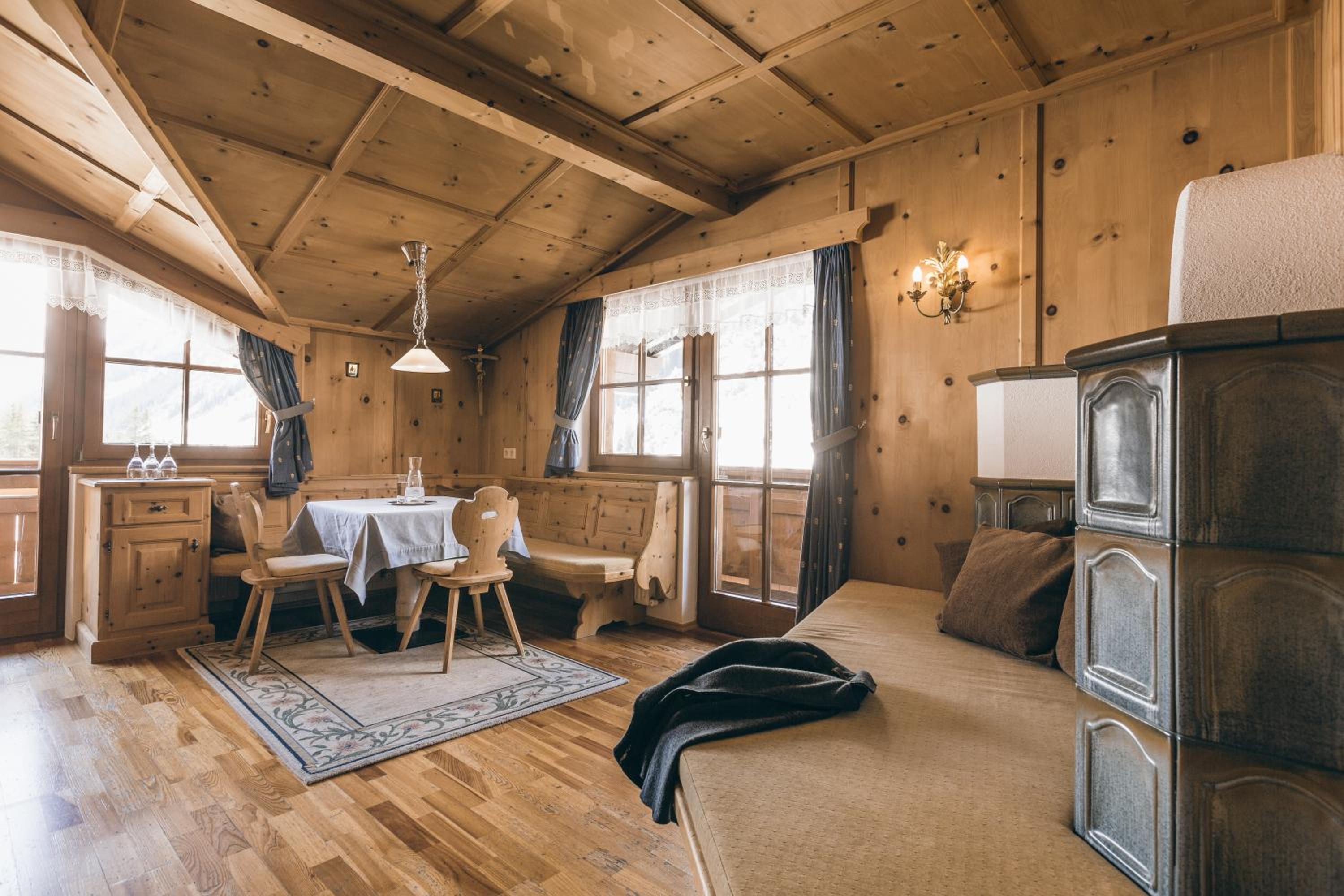 Deluxe Family Room