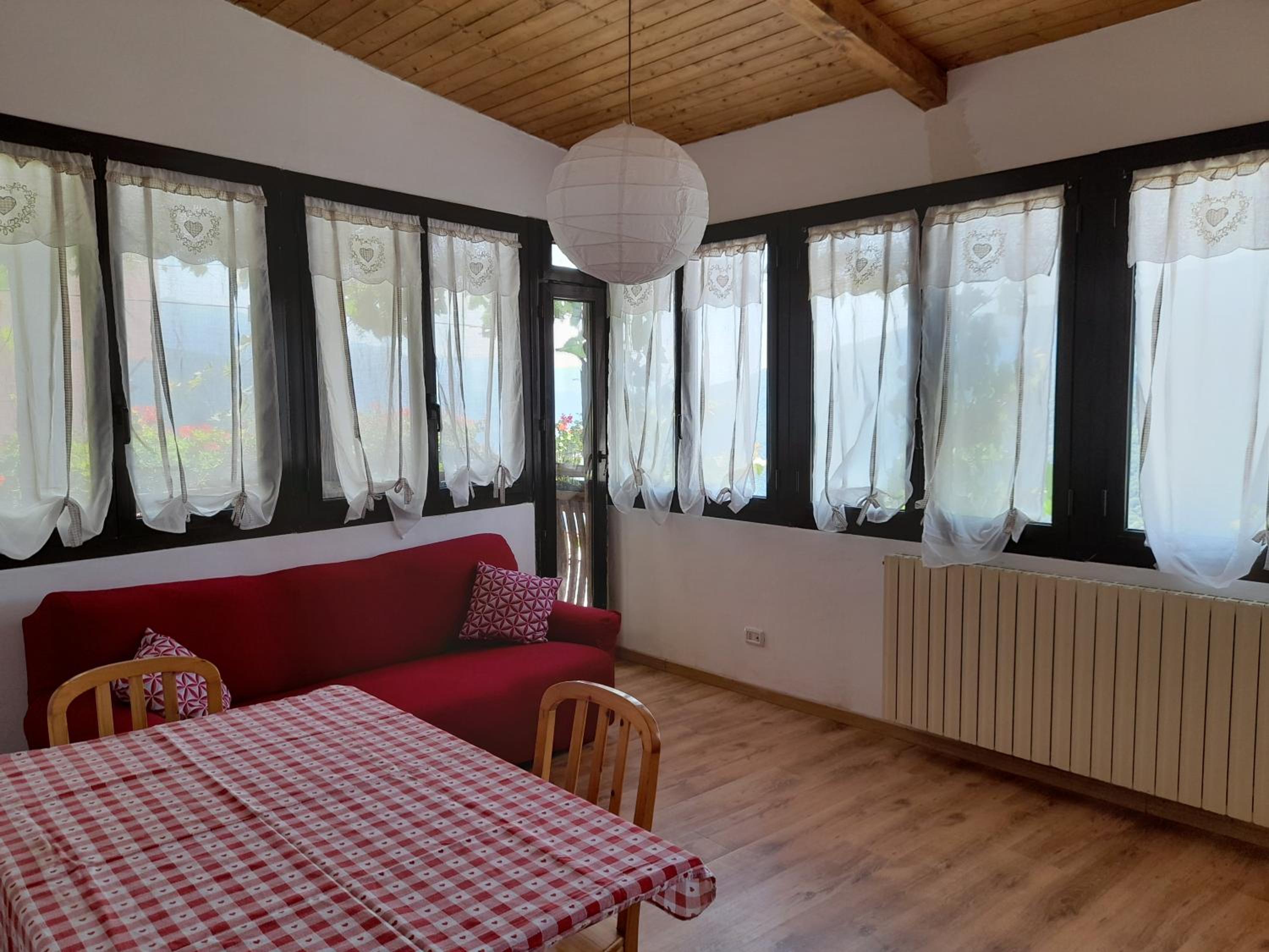 Apartment with Mountain View photo 2