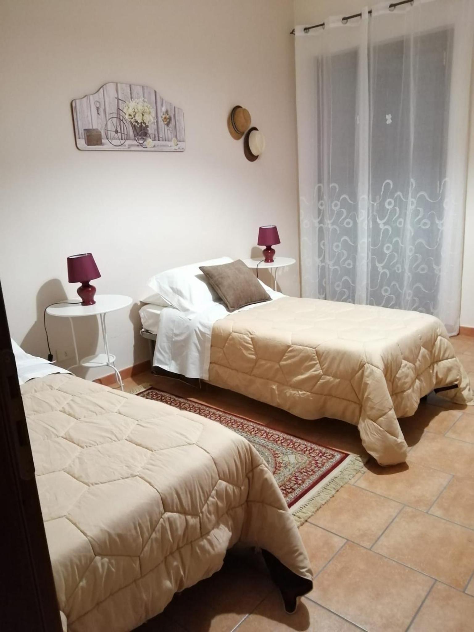 Two-Bedroom House - Photo 19