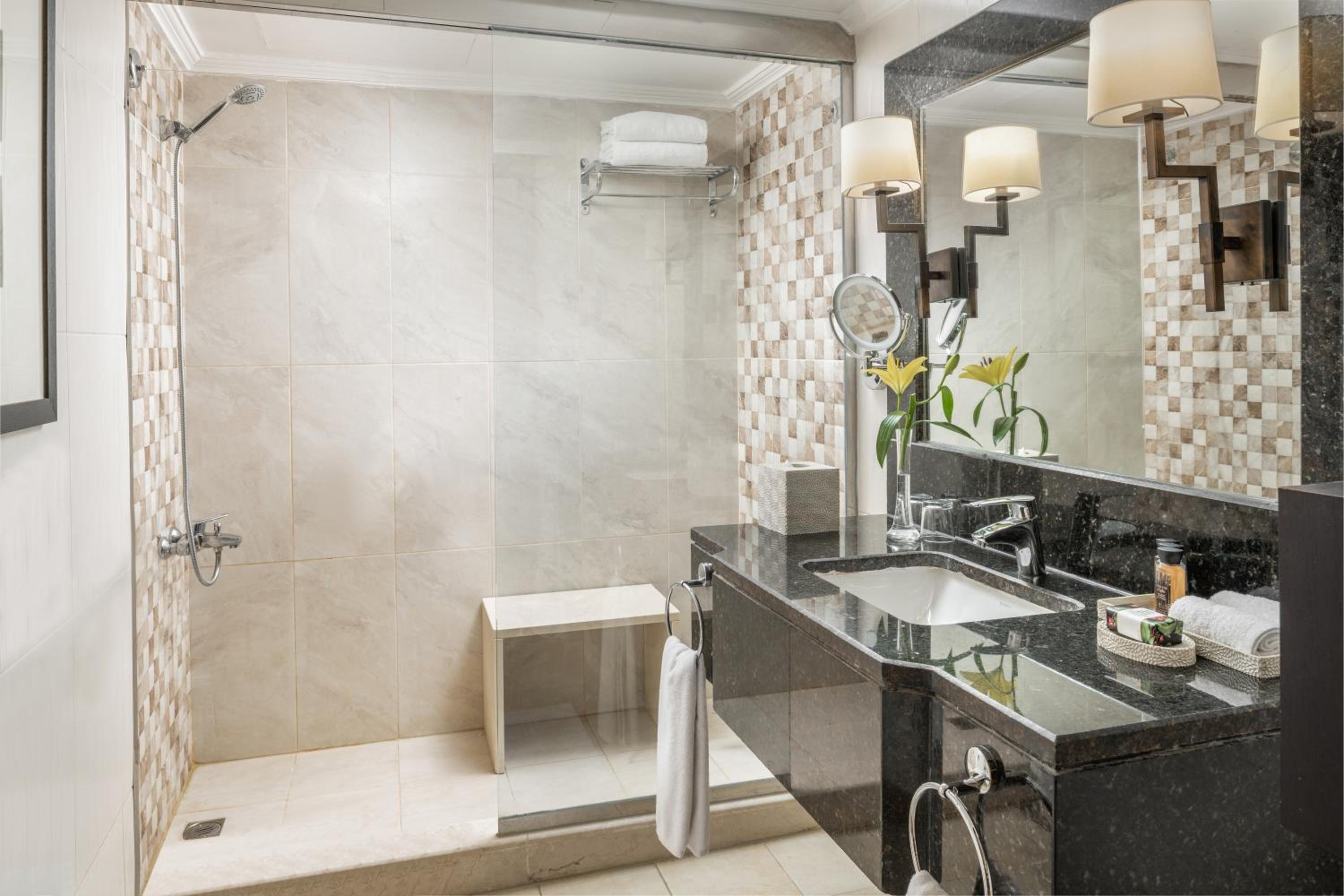 Prestige King Suite photo 3
