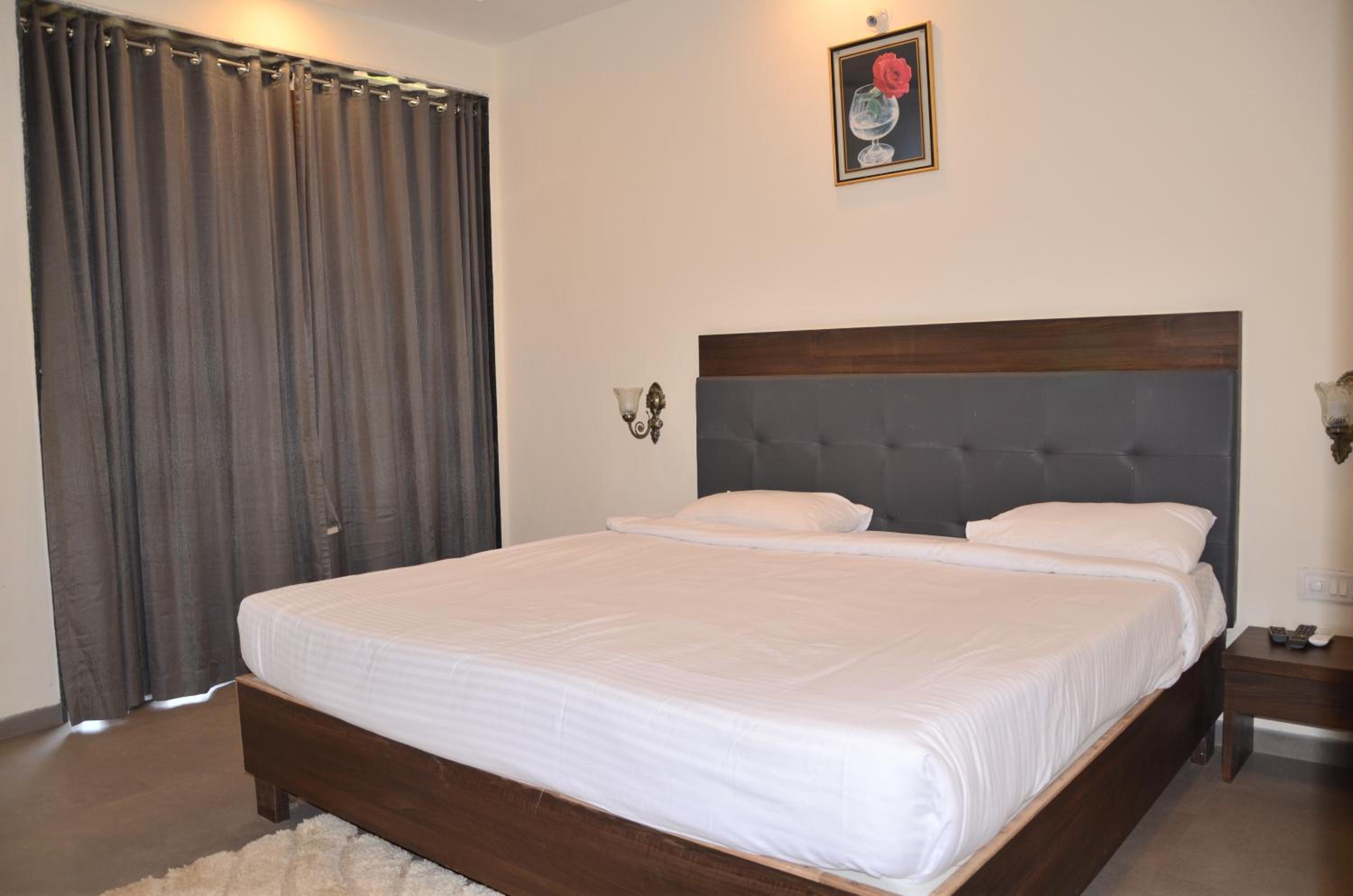 Two-Bedroom Suite photo 2