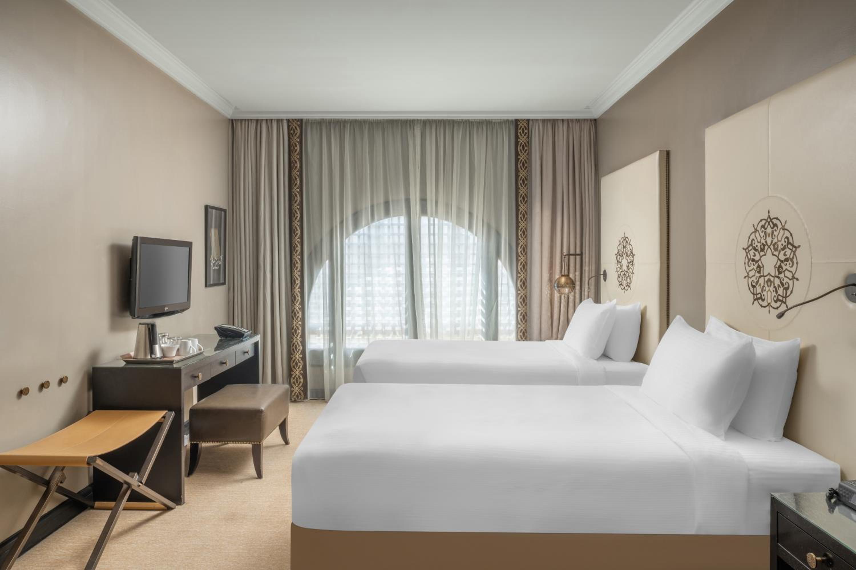 Deluxe Club Room, Twin Bed photo 3