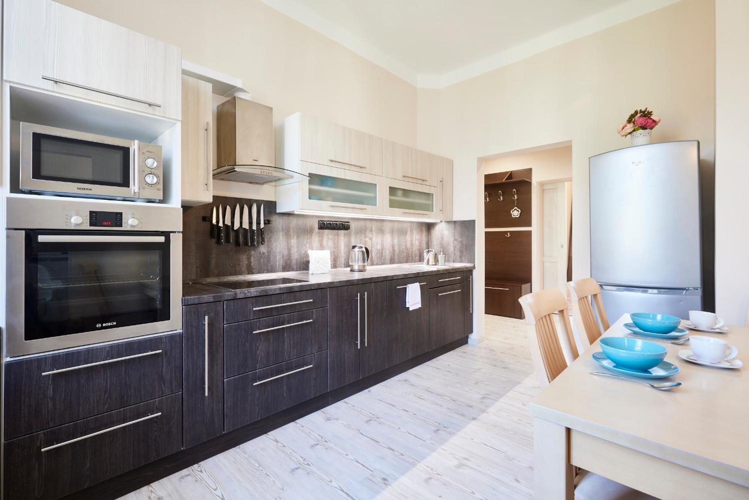 Three-Bedroom Apartment - Annex photo 2