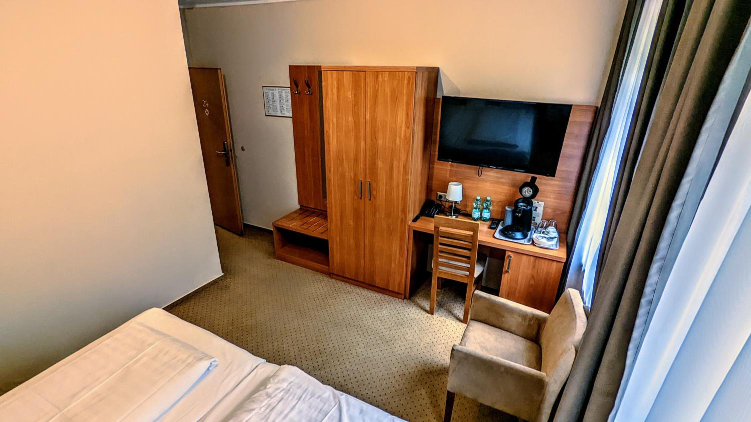 Double Room - Photo 5