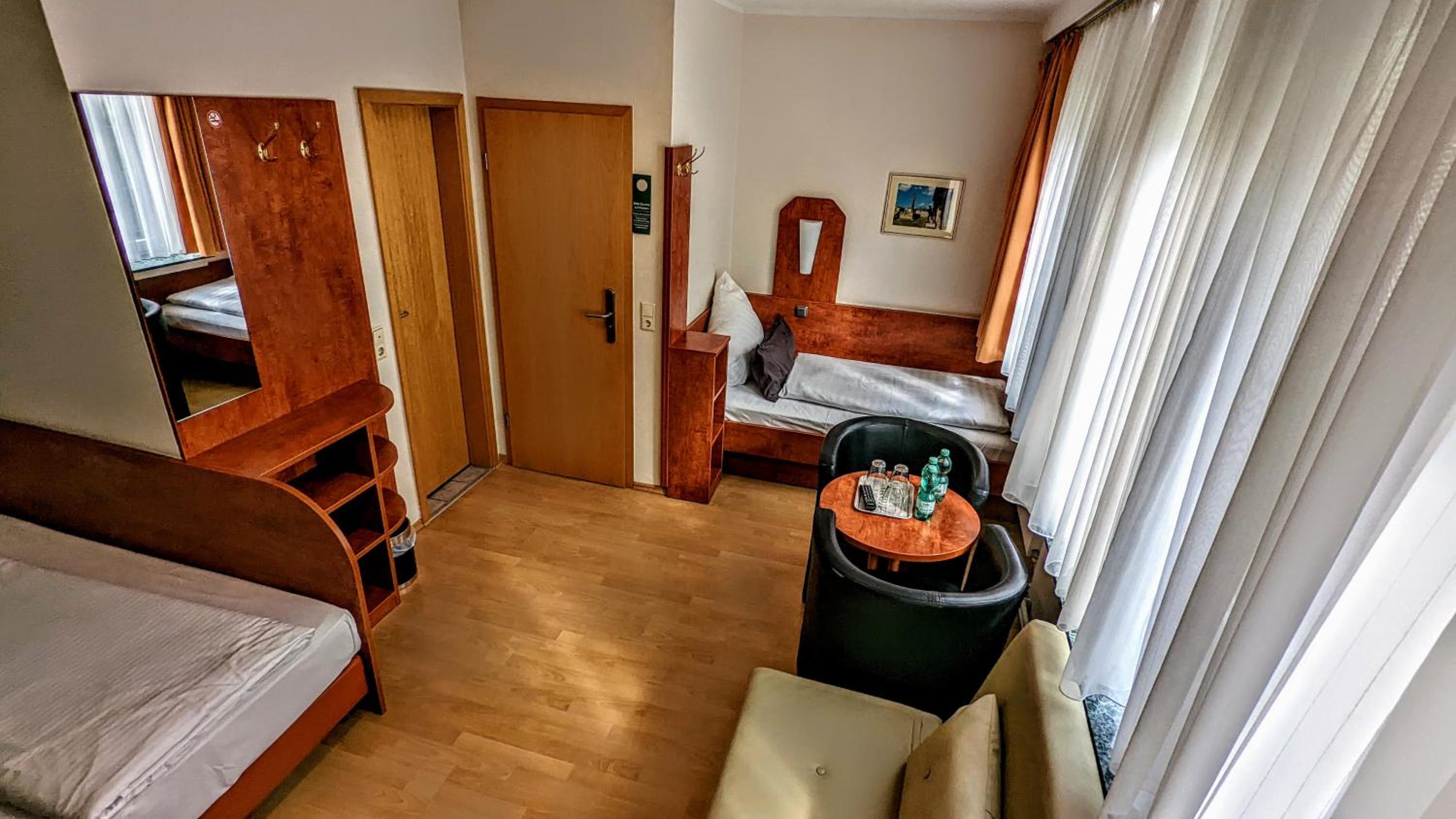 Family Room with Bathroom photo 1