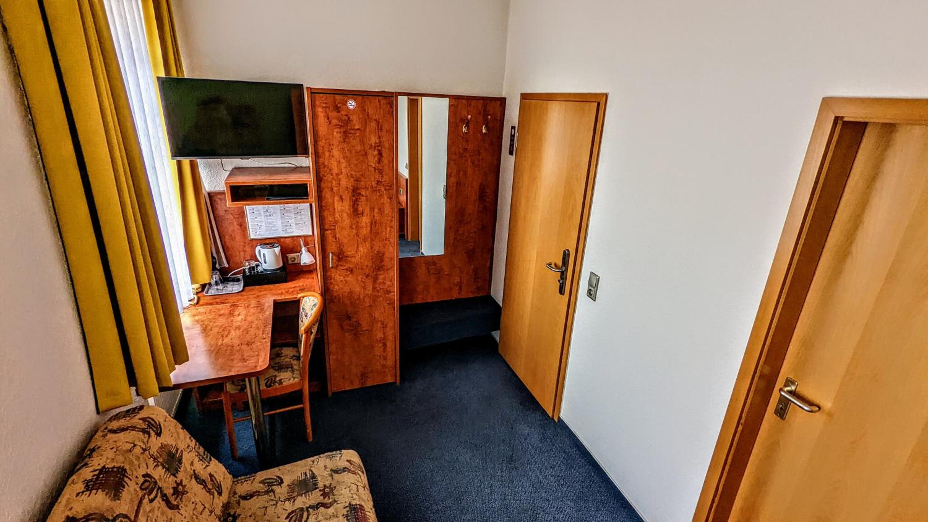 Single Room photo 3
