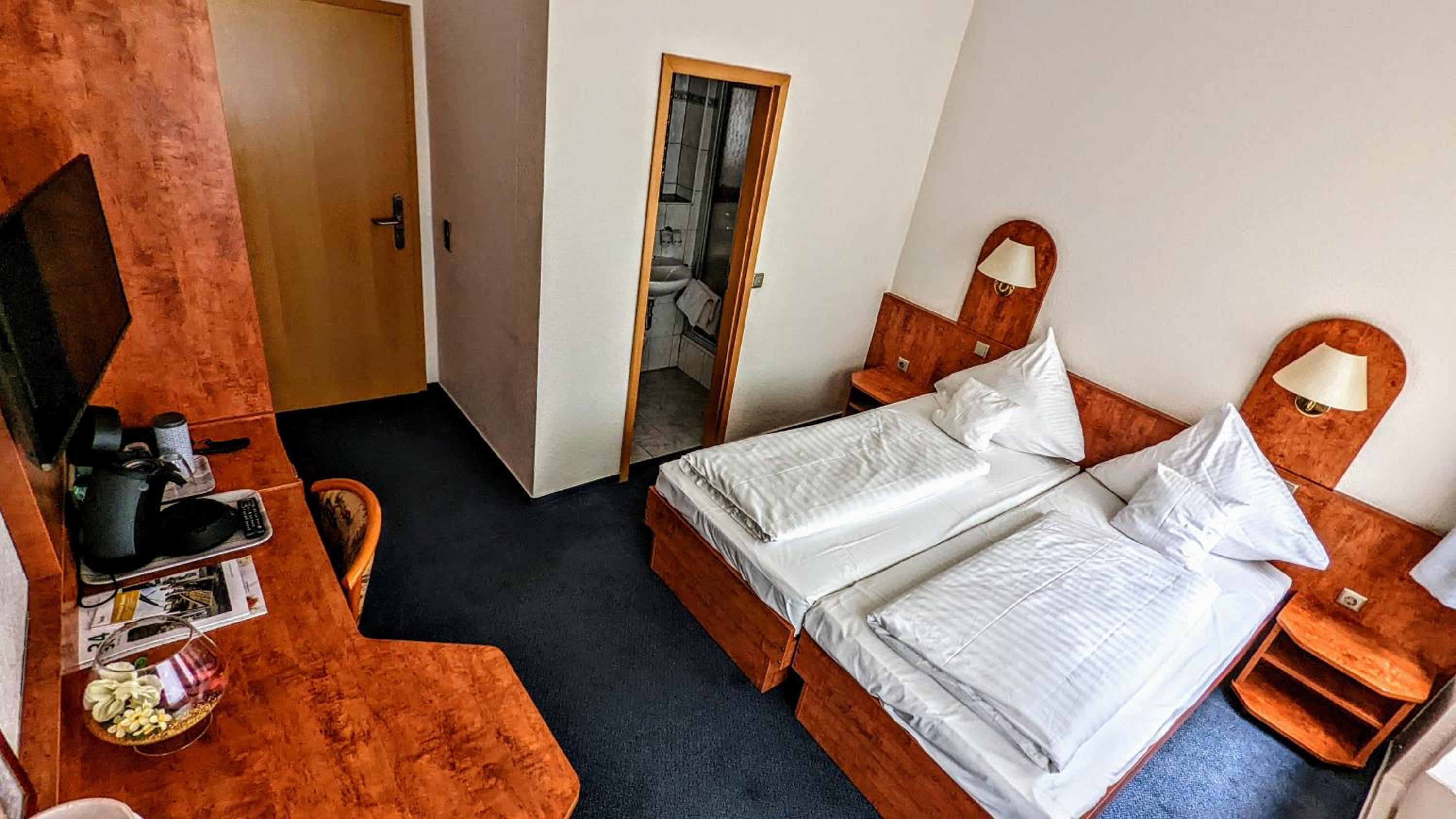 Double Room - Photo 2