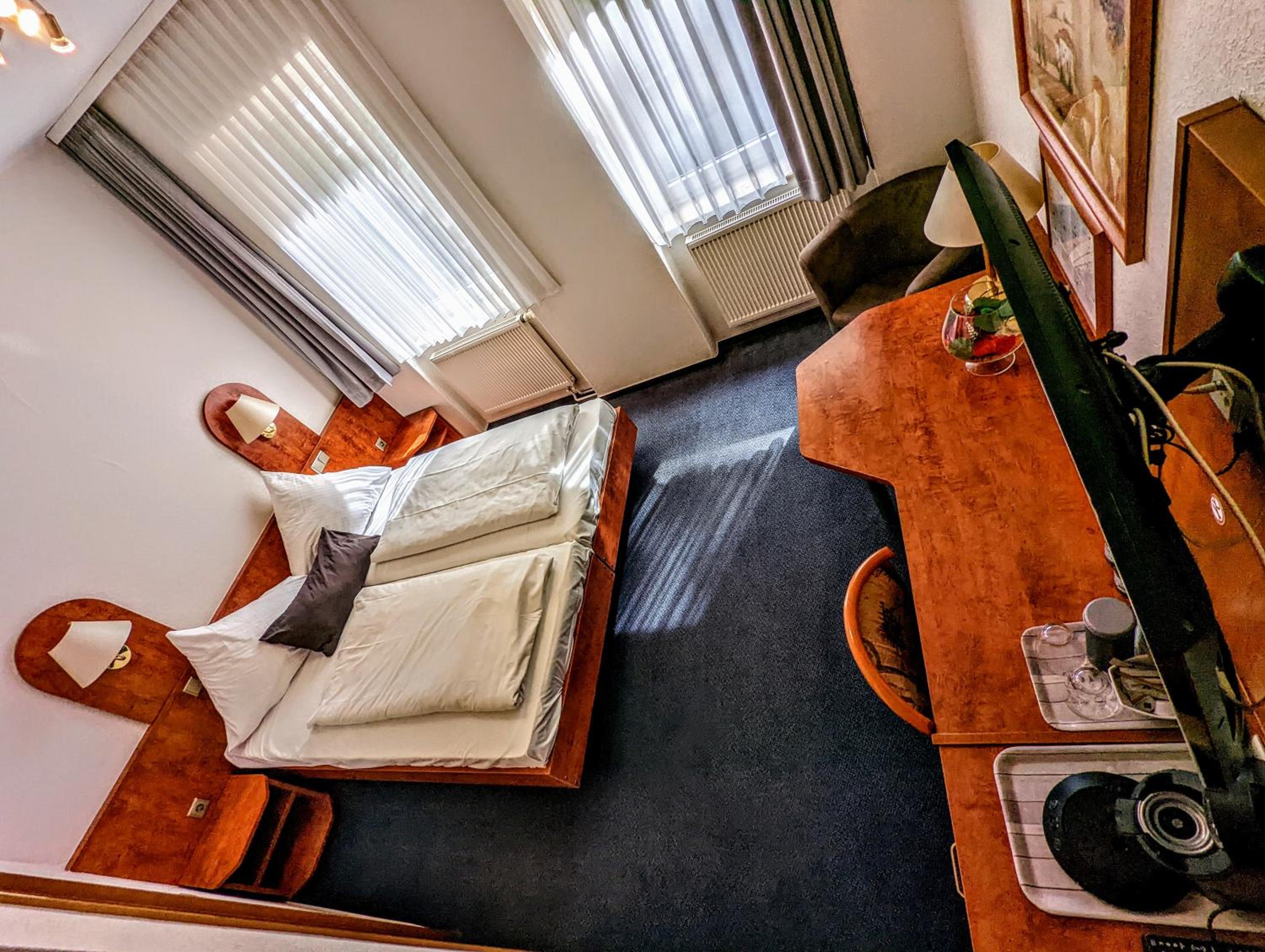 Double Room - Photo 9