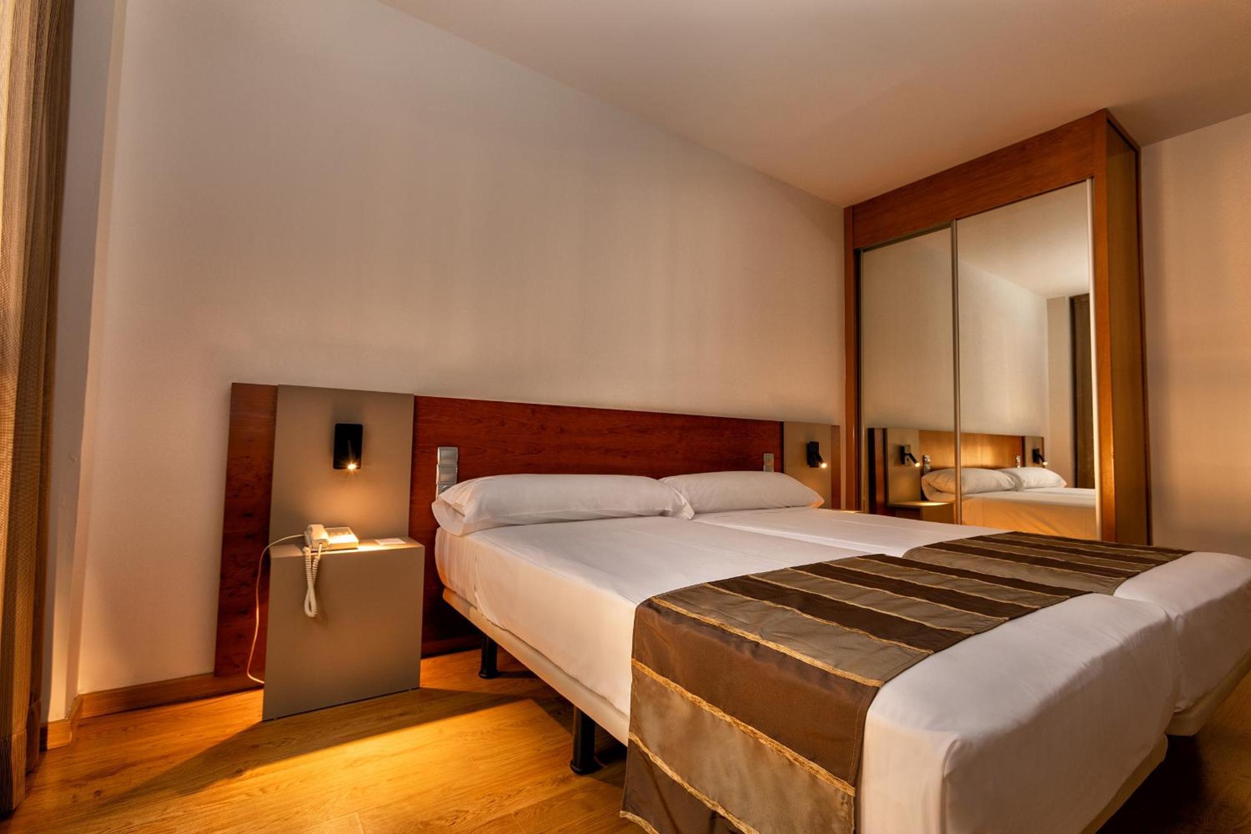Standard Double Room - Photo 4