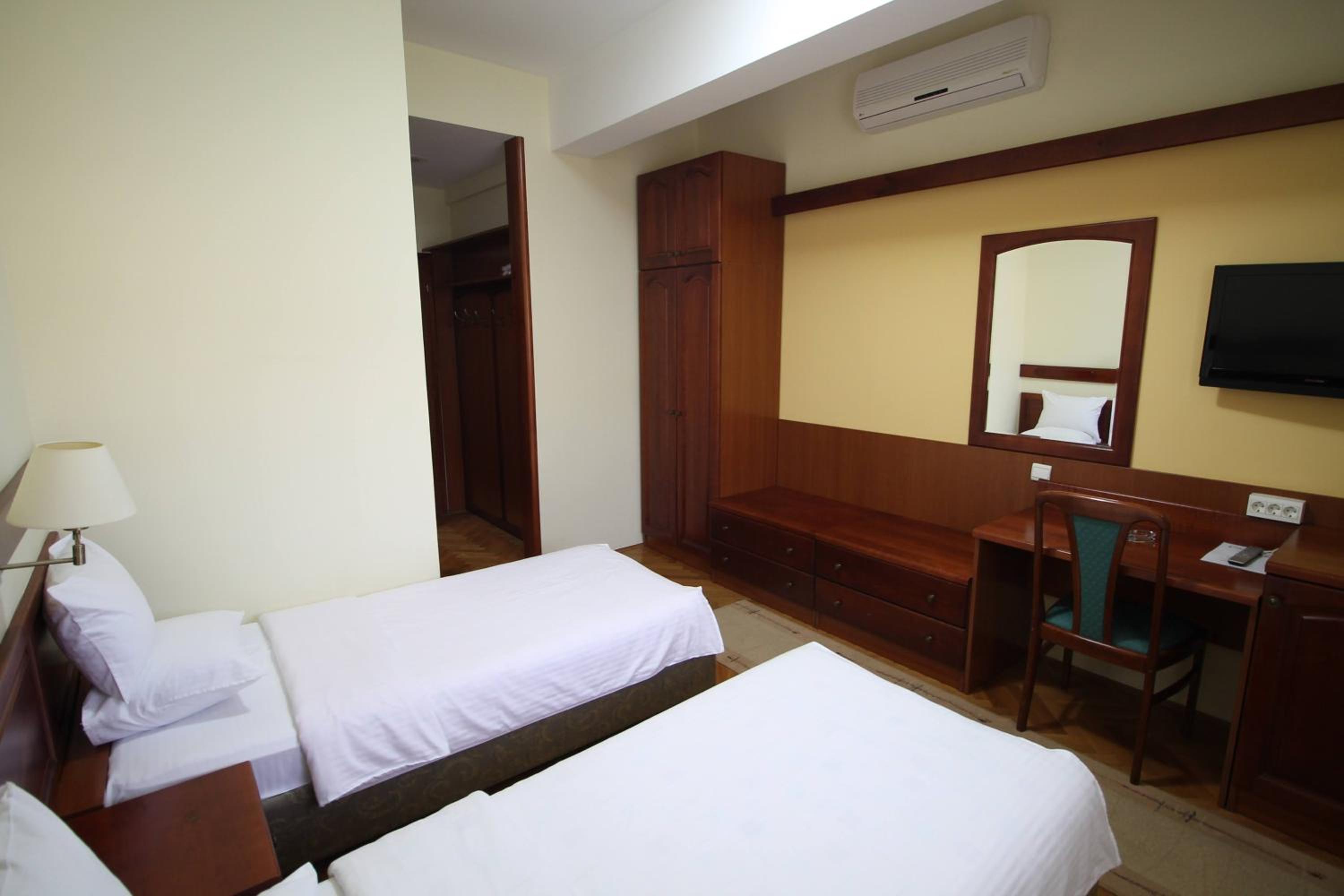 Twin Room with Bathroom