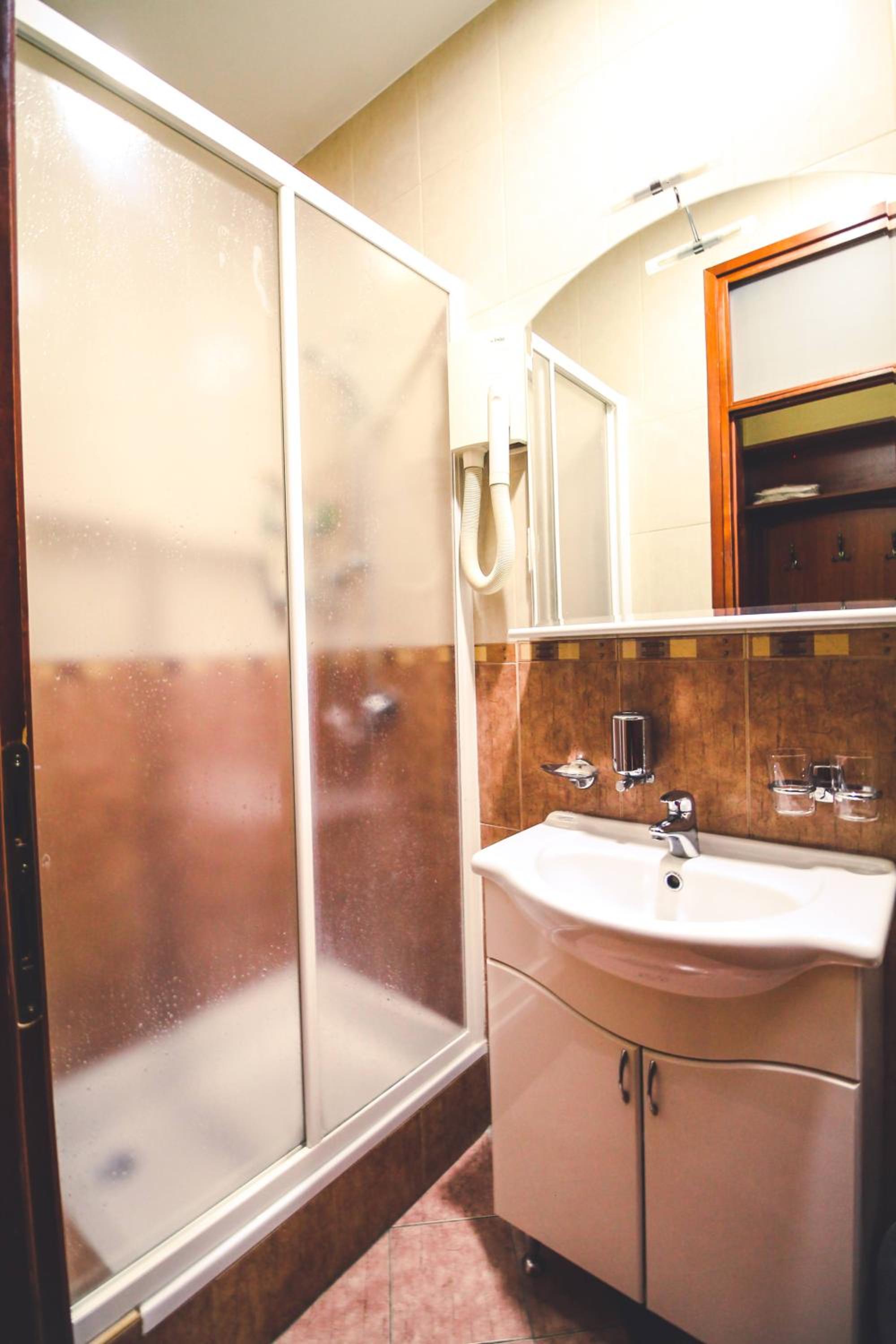 Twin Room with Bathroom photo 3
