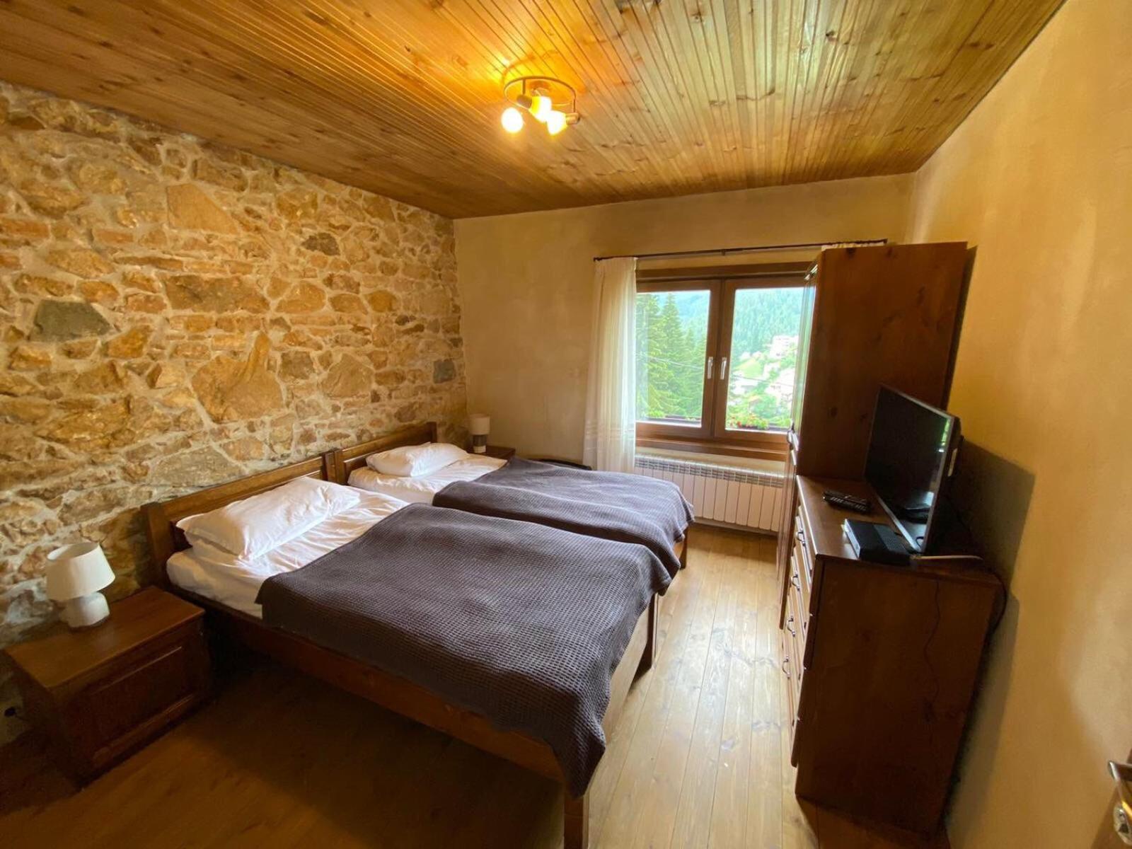 Villa photo 2
