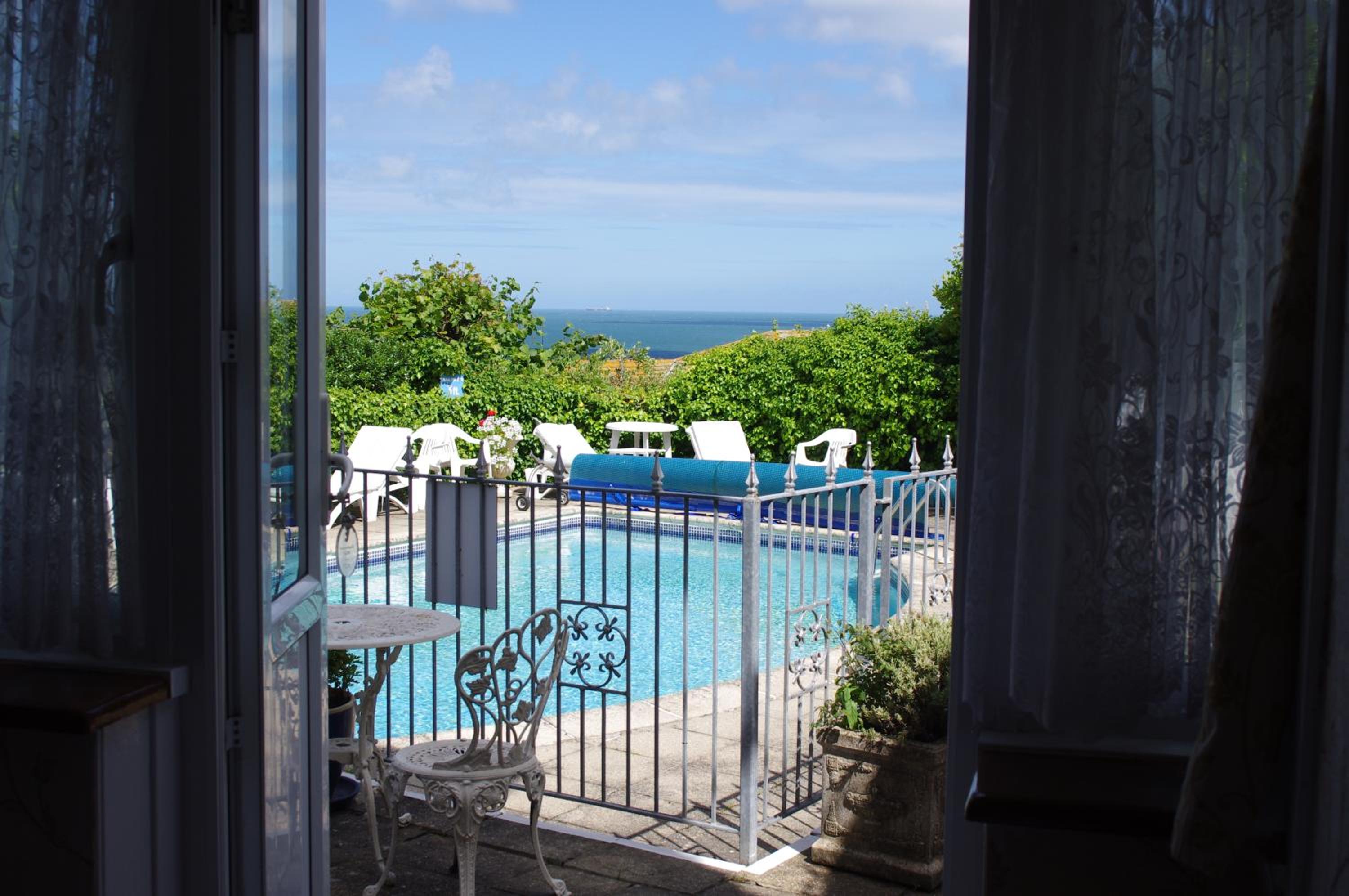 Triple Room with Pool View photo 3