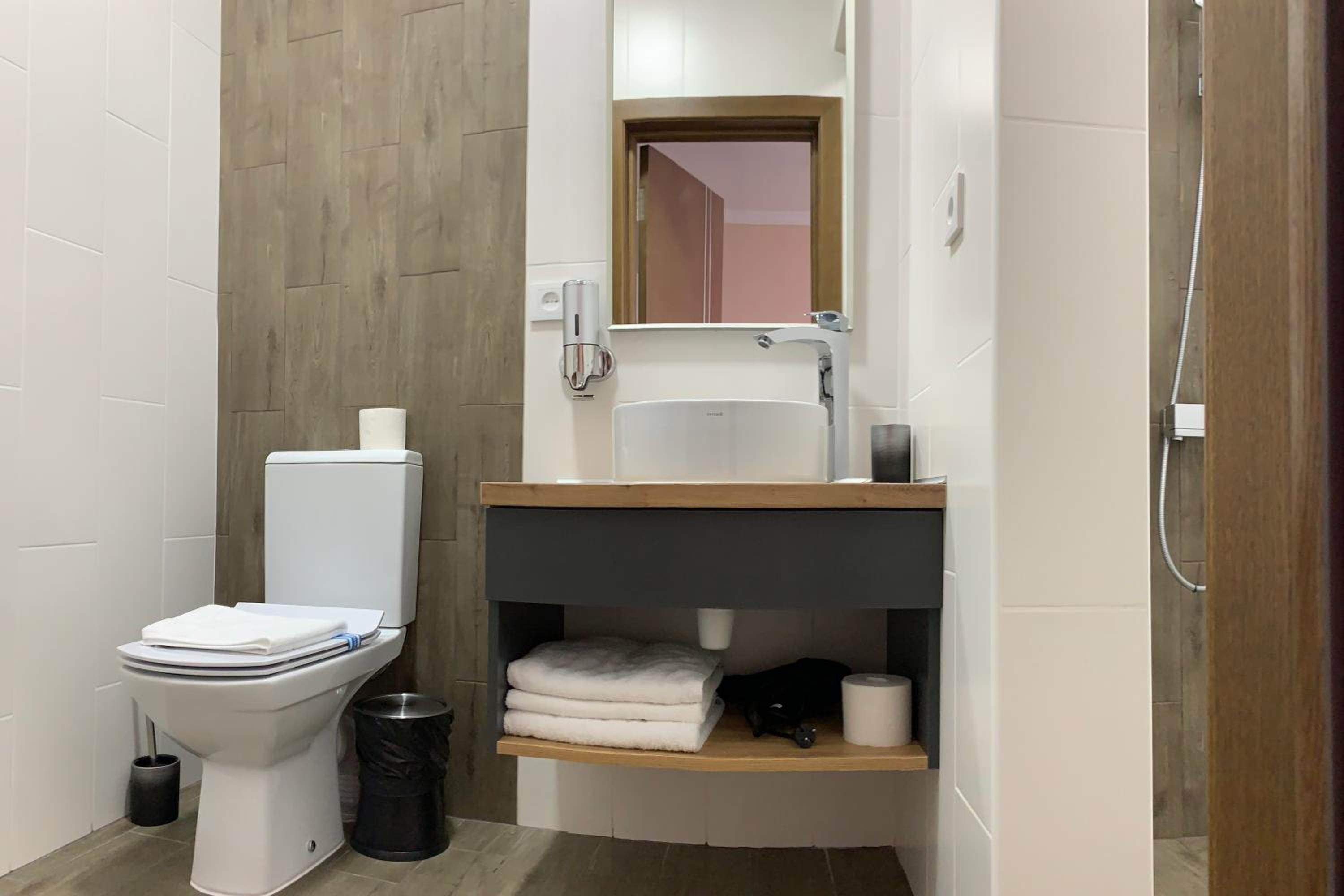 Standard Triple Room photo 2