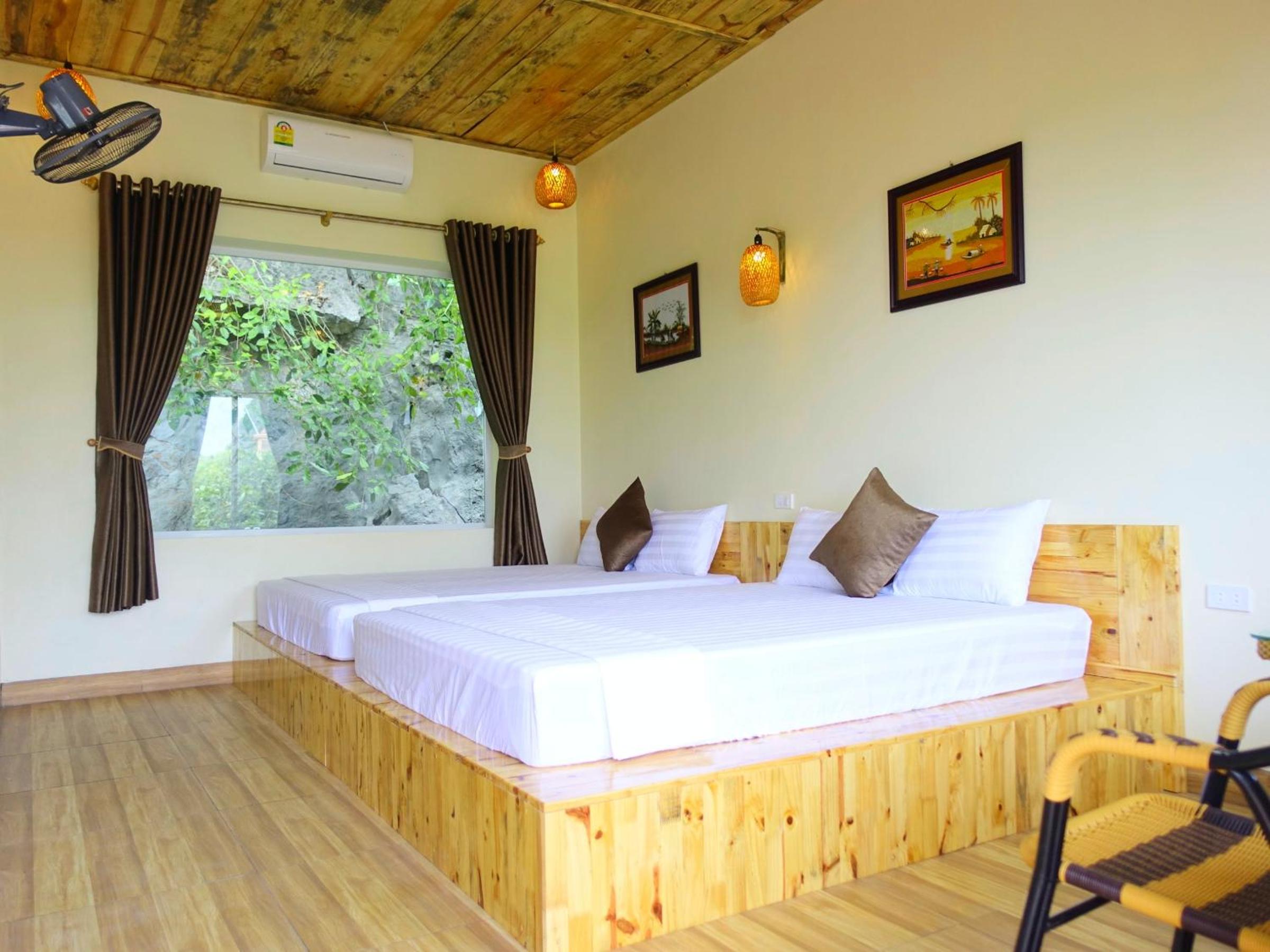 Family Room with Garden View photo 3