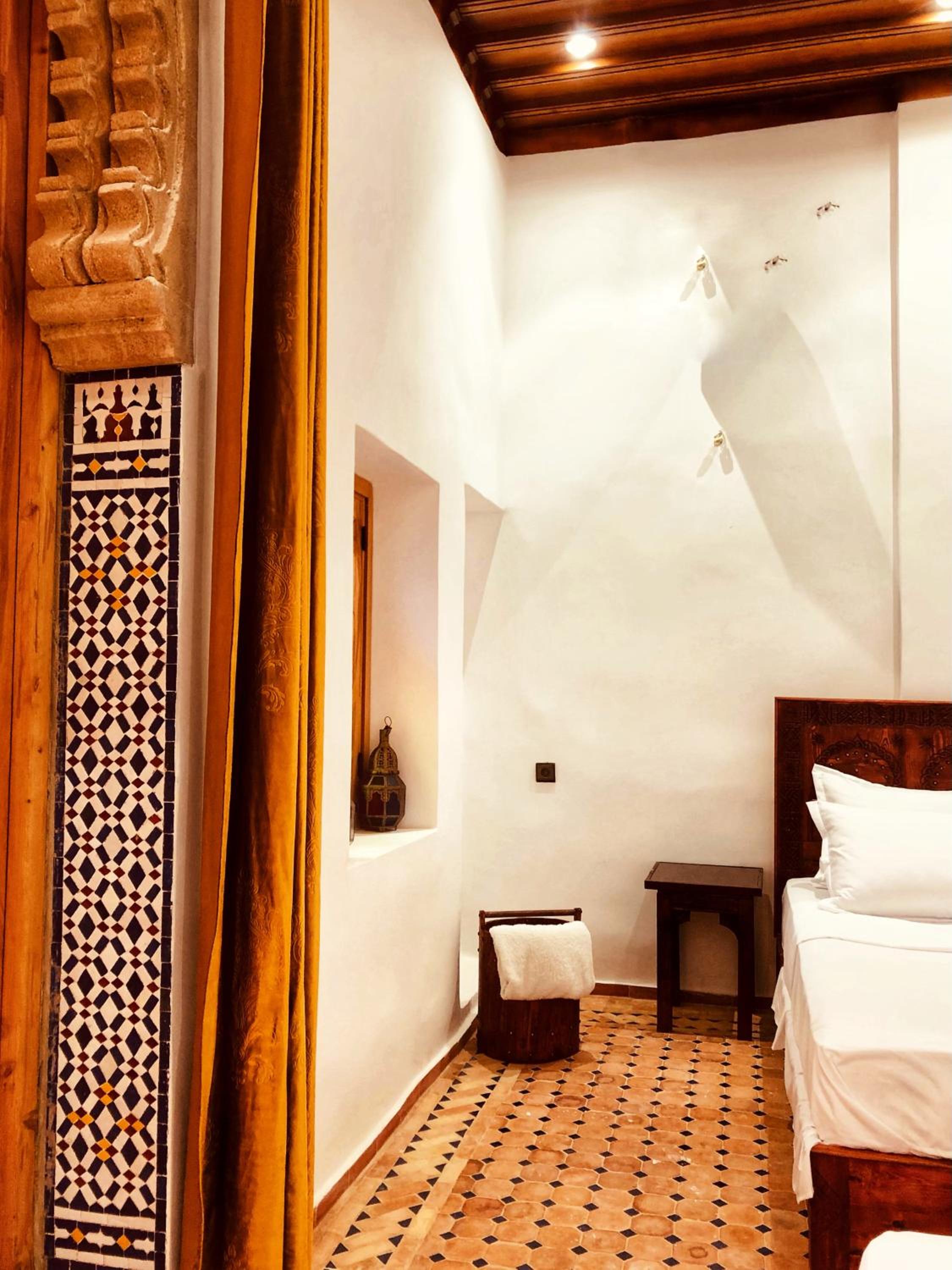 Twin Room with Private Bathroom - Photo 5