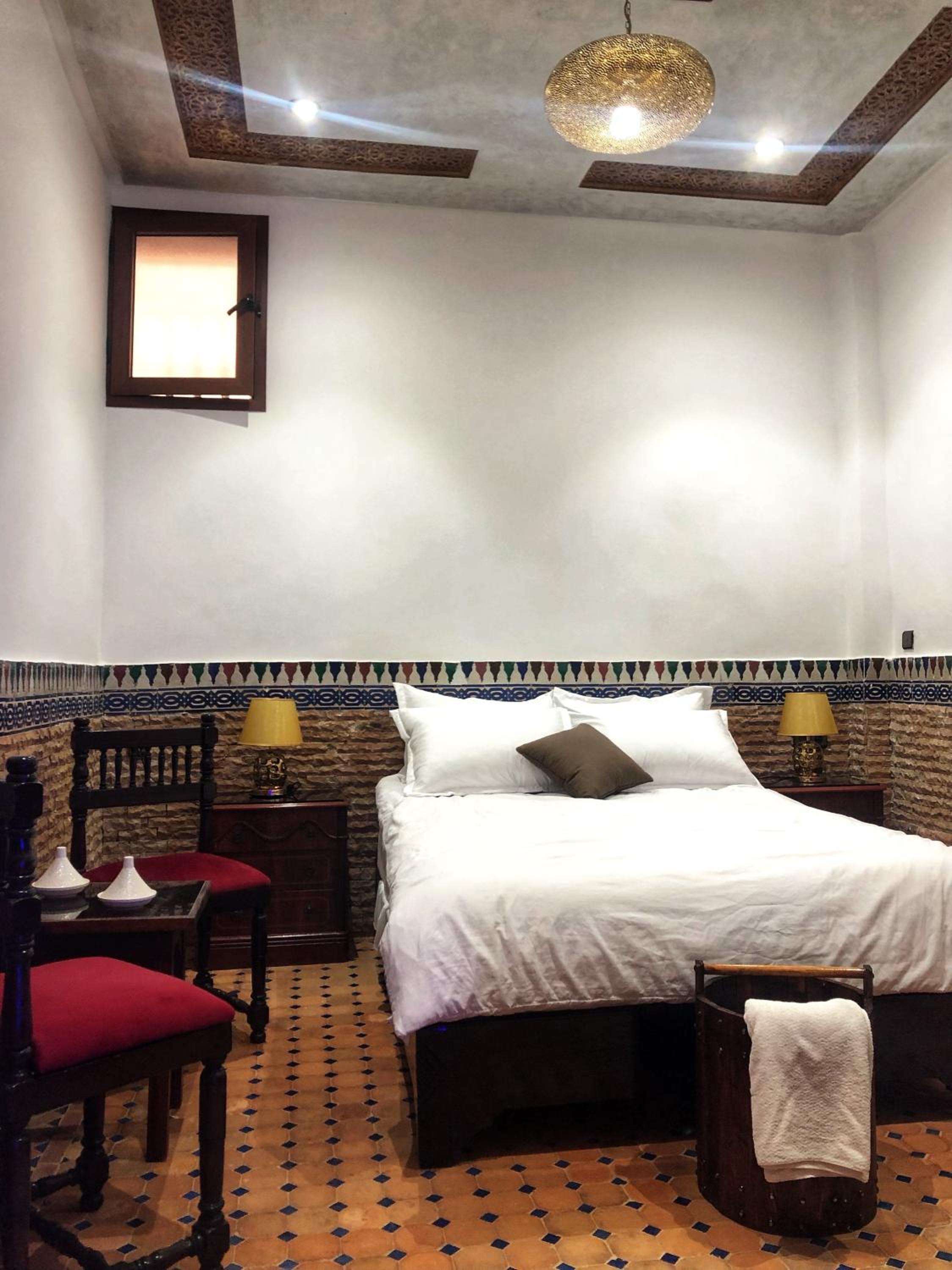 Double Room with Private Bathroom - Photo 2