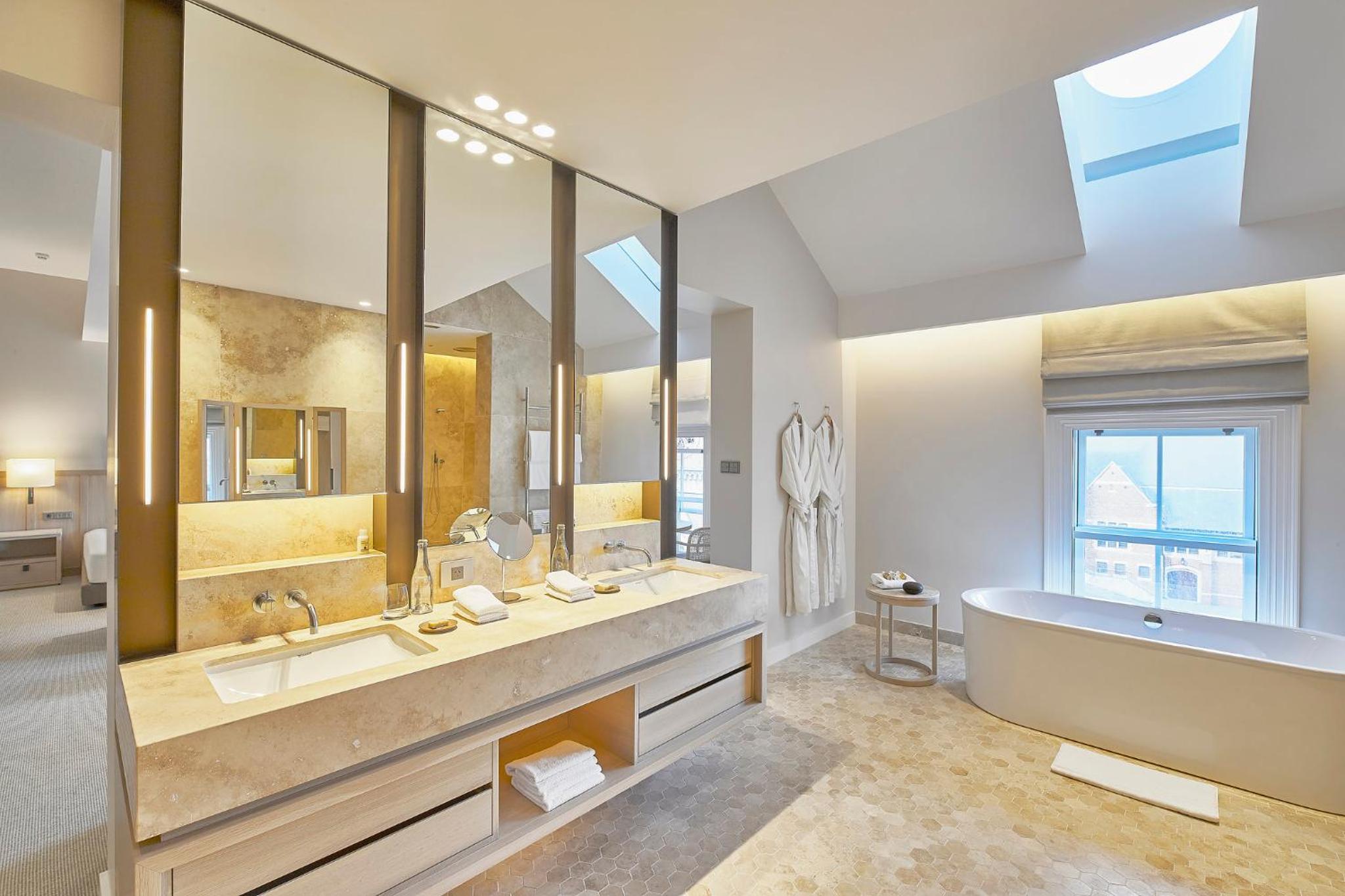 Premium King Room