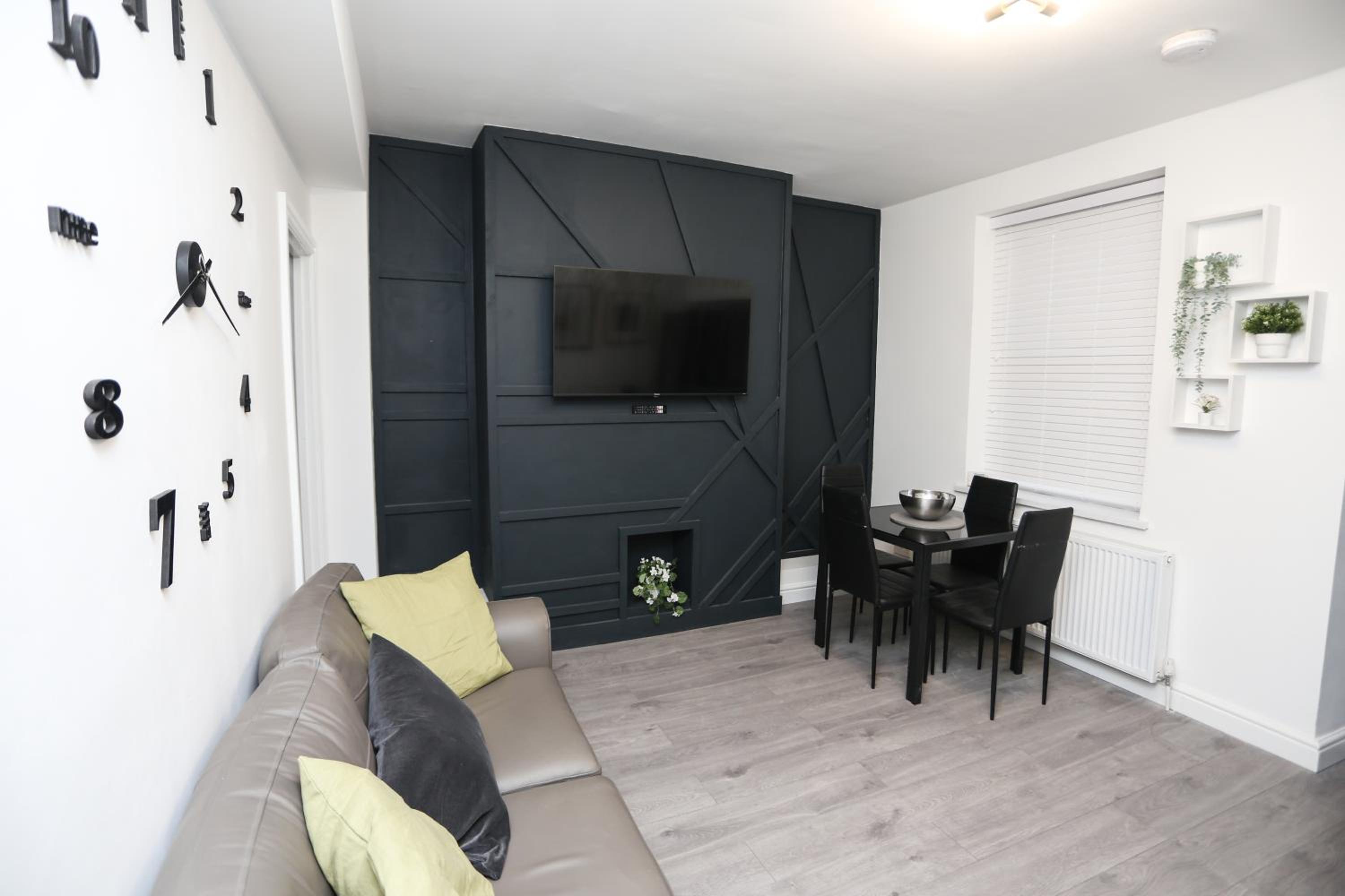 Apartment - Photo 11