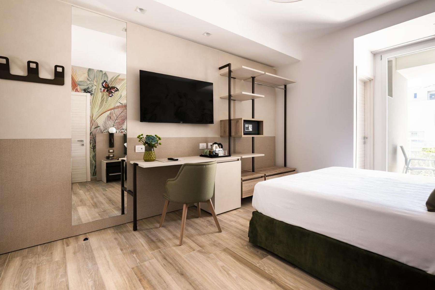 Double Room - Photo 5
