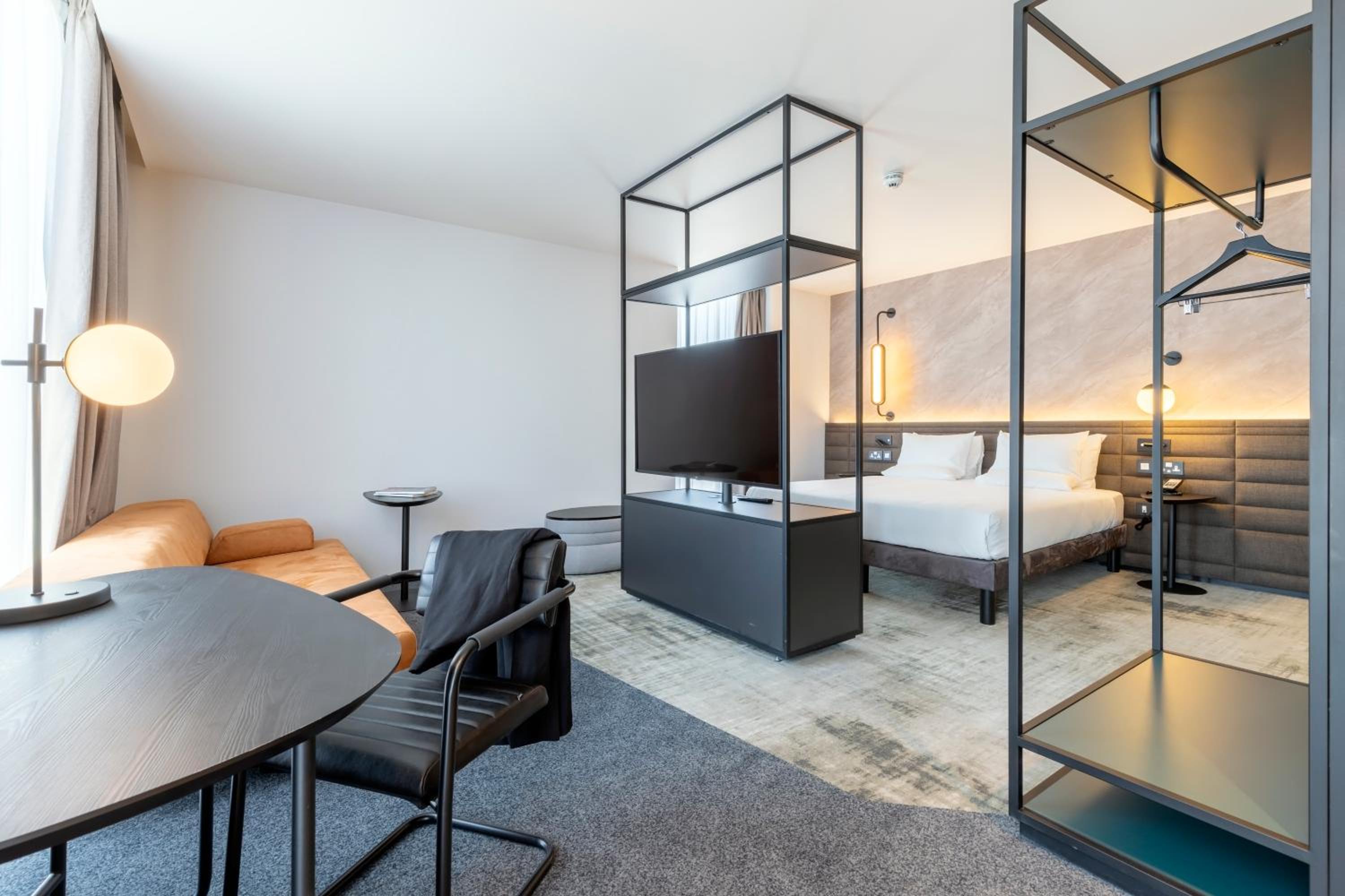 Studio Apartment - Photo 12