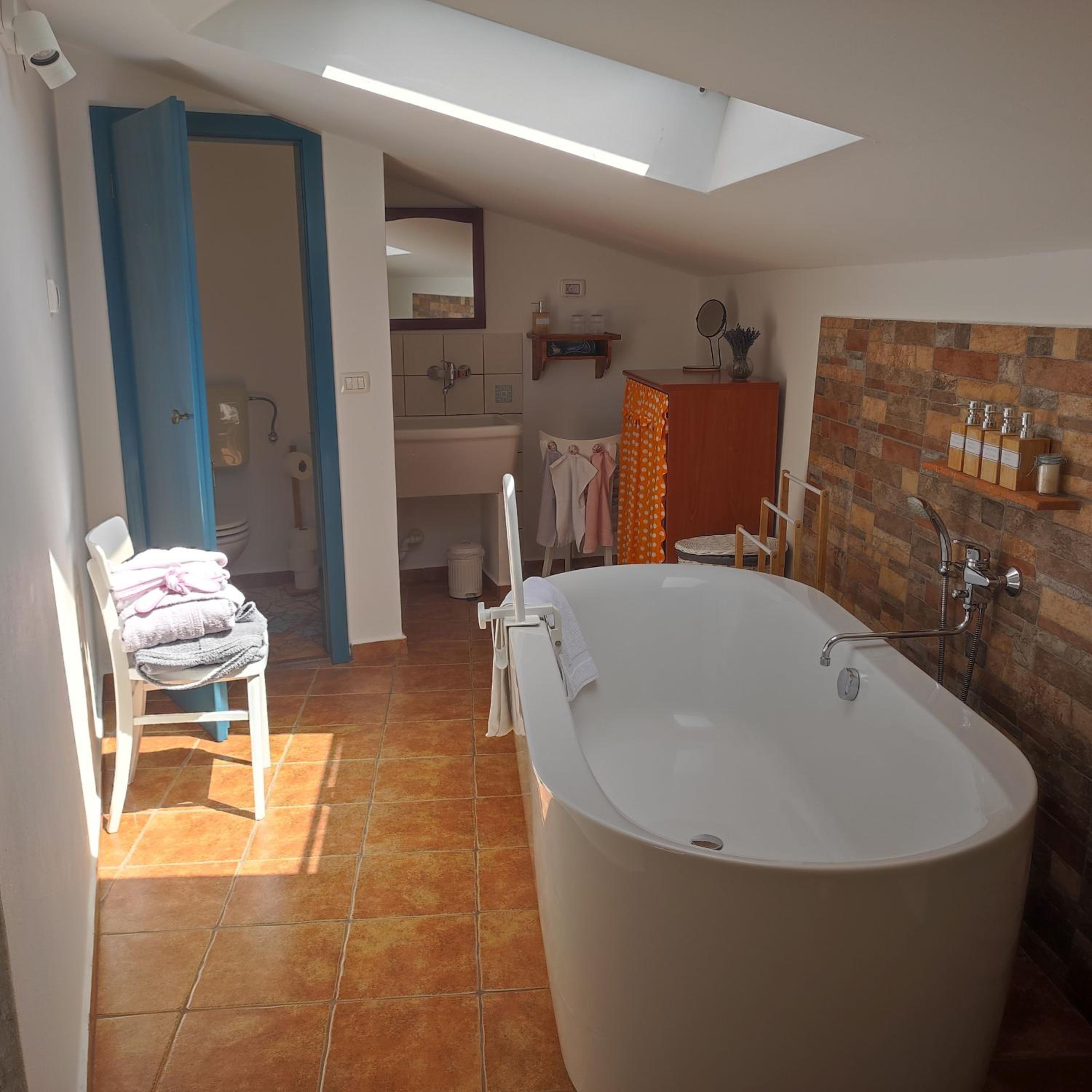 Apartment with Terrace - Photo 4