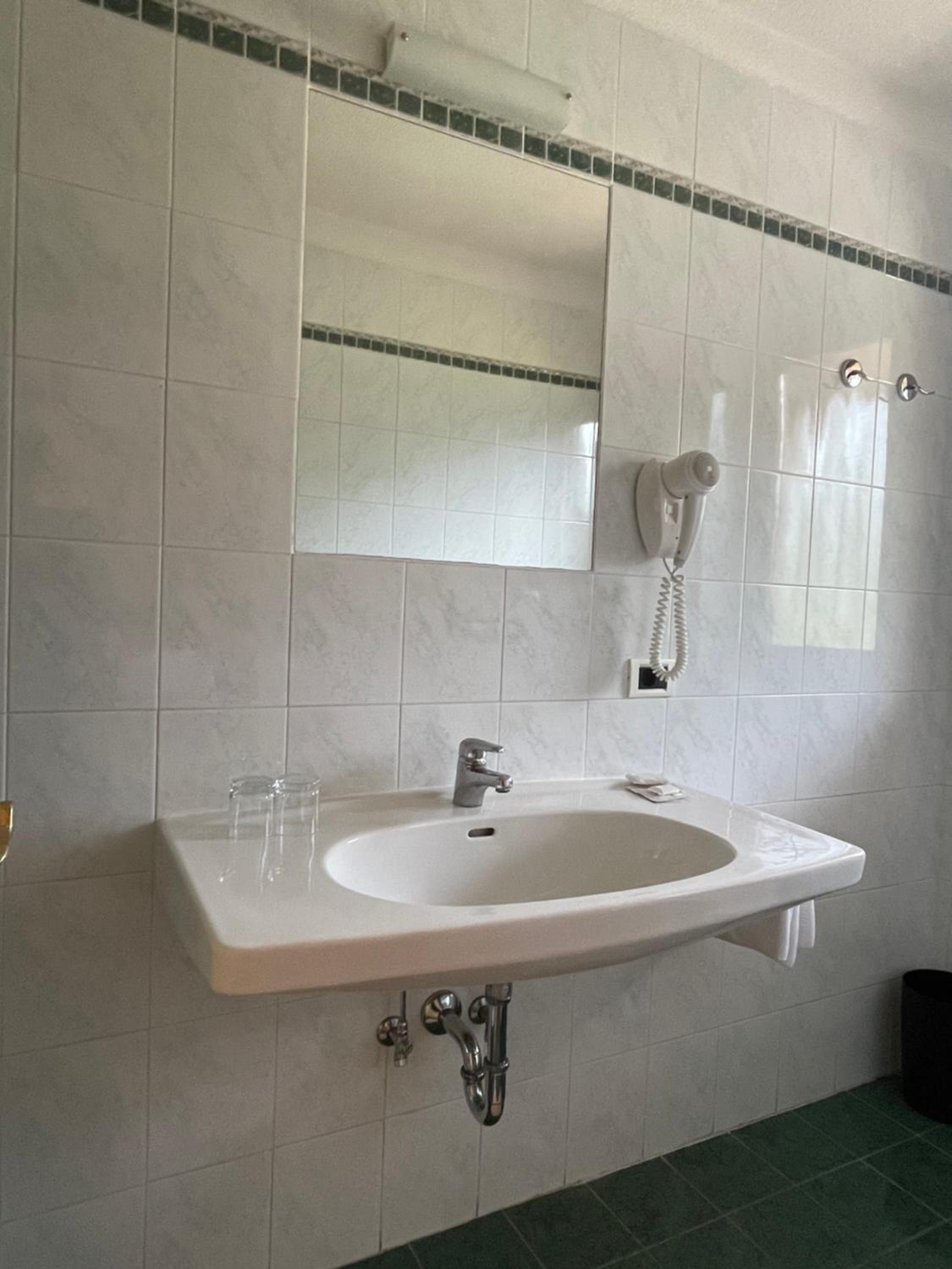 Double Room - Photo 10
