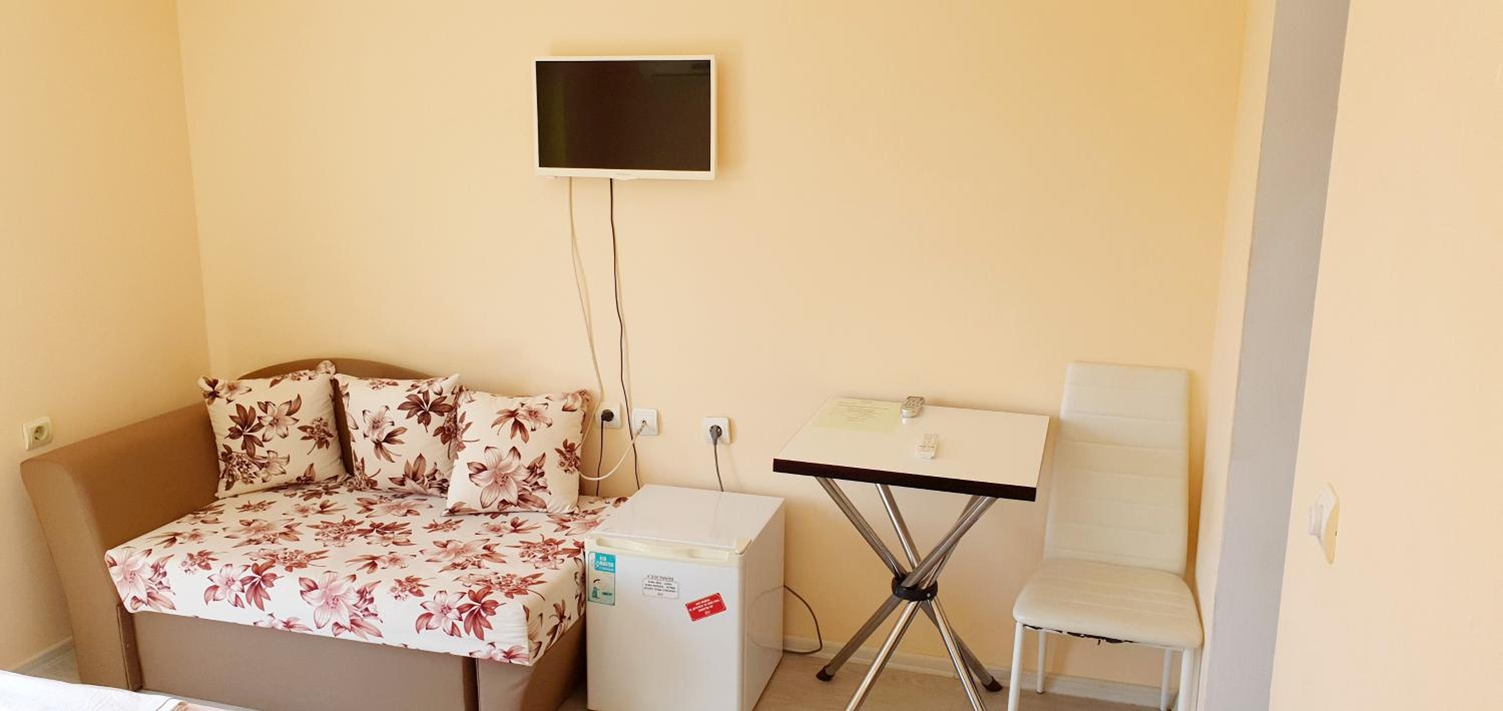 Double Room - Photo 11