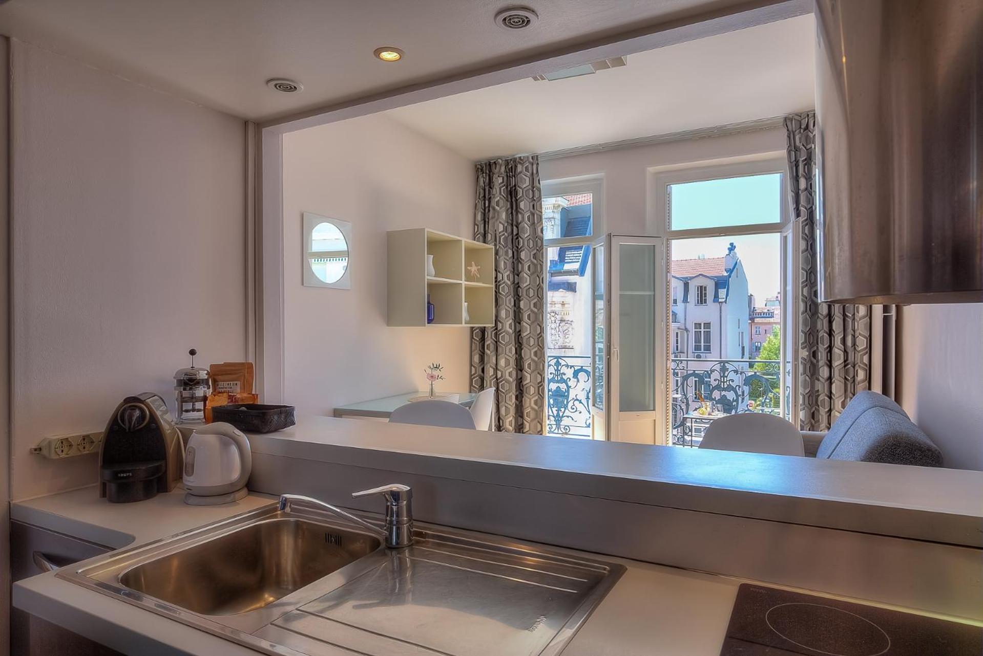 Apartment thumbnail 5