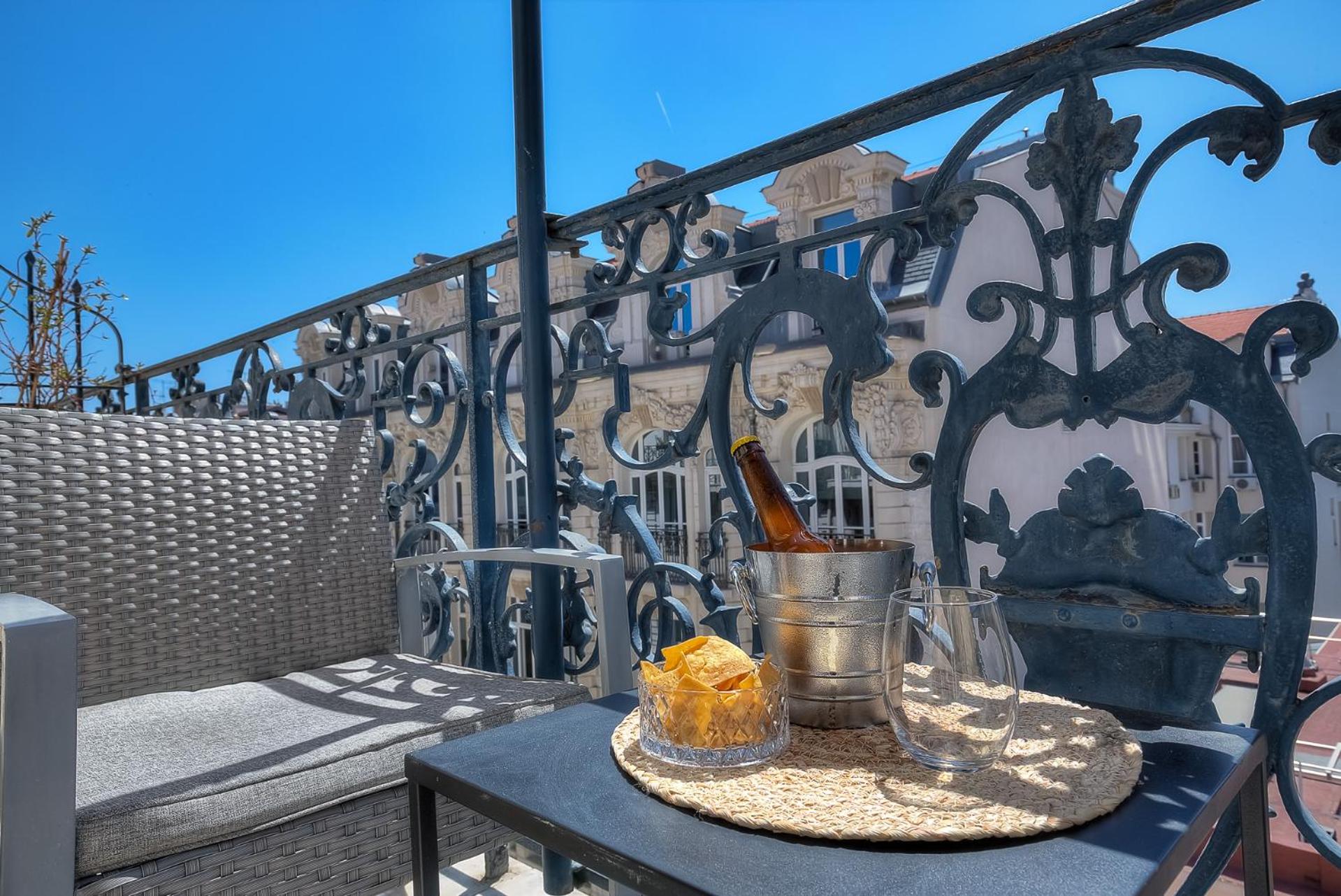 Apartment with Balcony