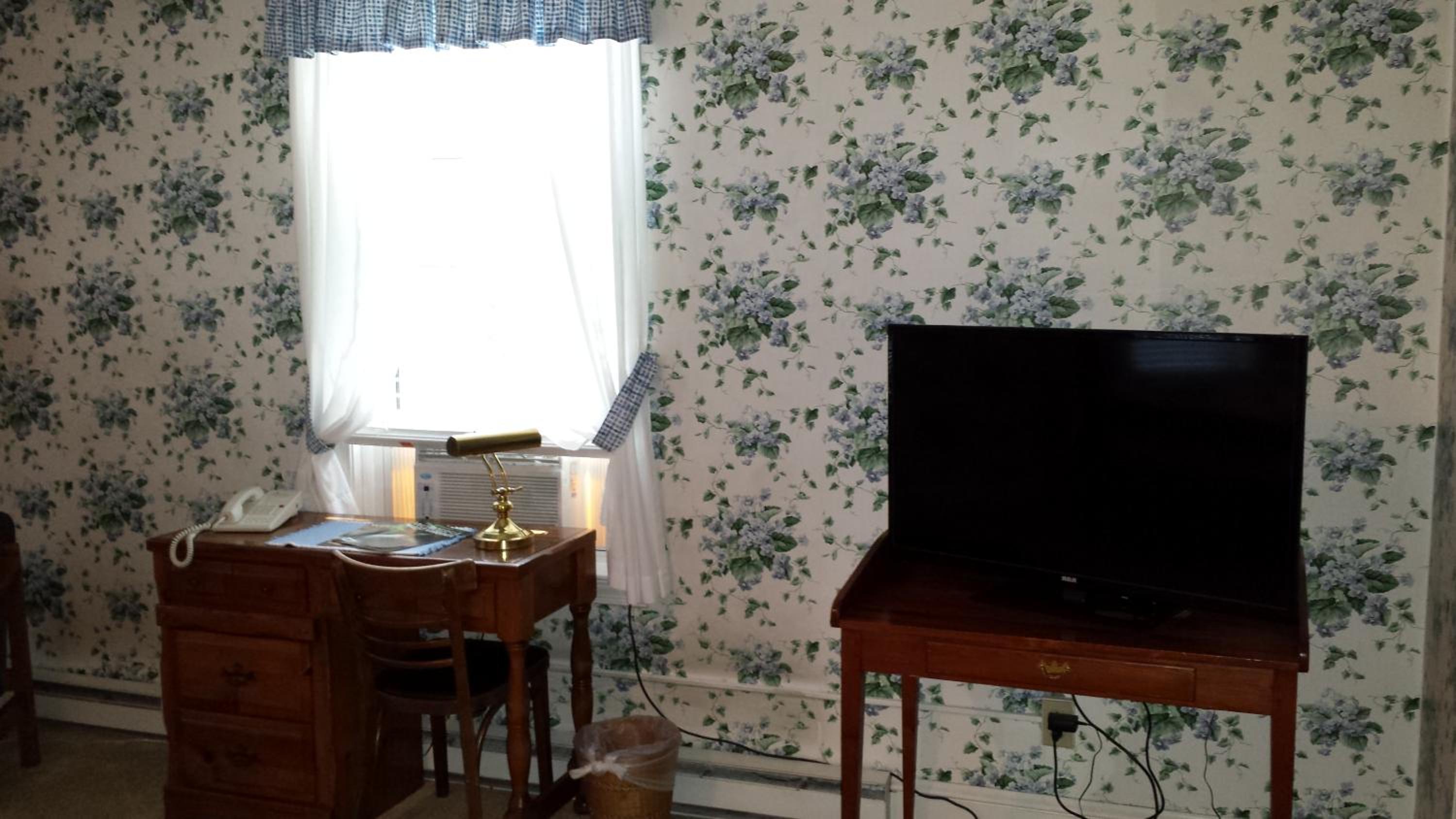 Double Suite with Two Double Beds photo 3
