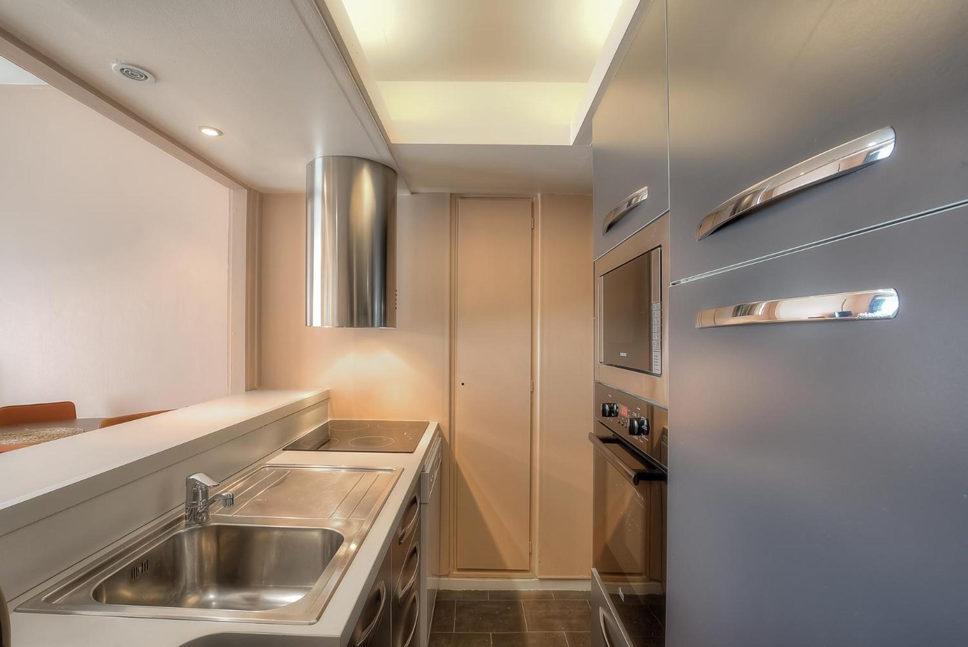 Executive Apartment thumbnail 6