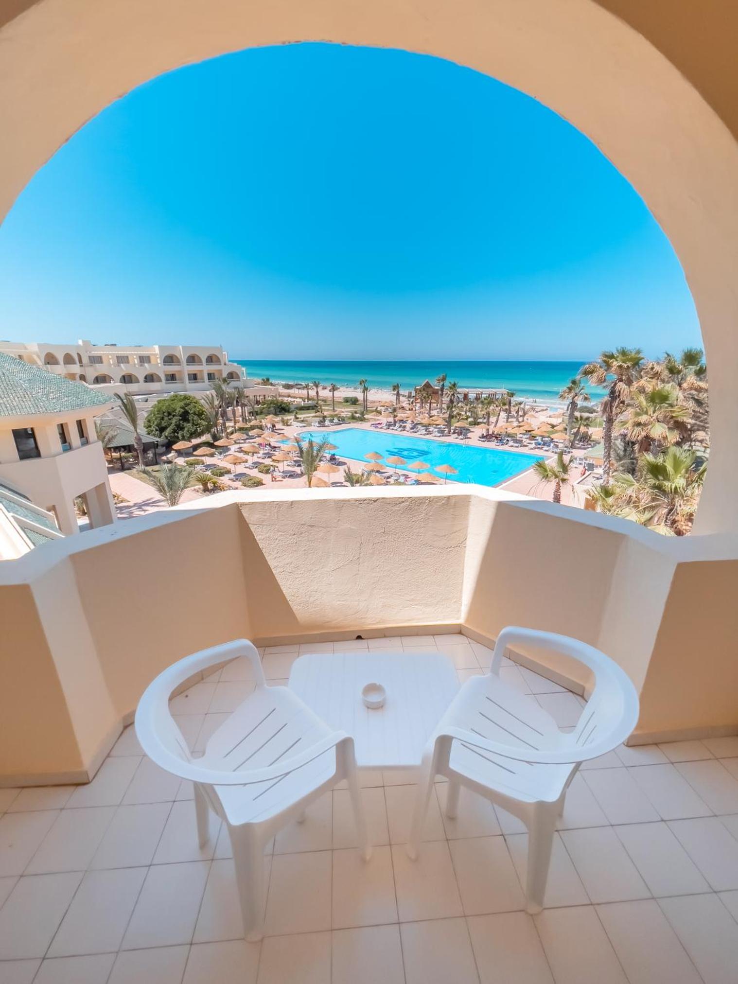 Standard Triple Room with Sea View photo 2
