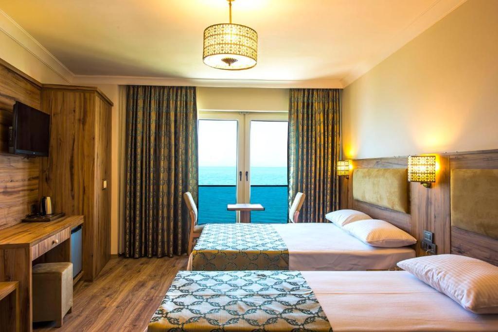 Double Room with Sea View photo 3