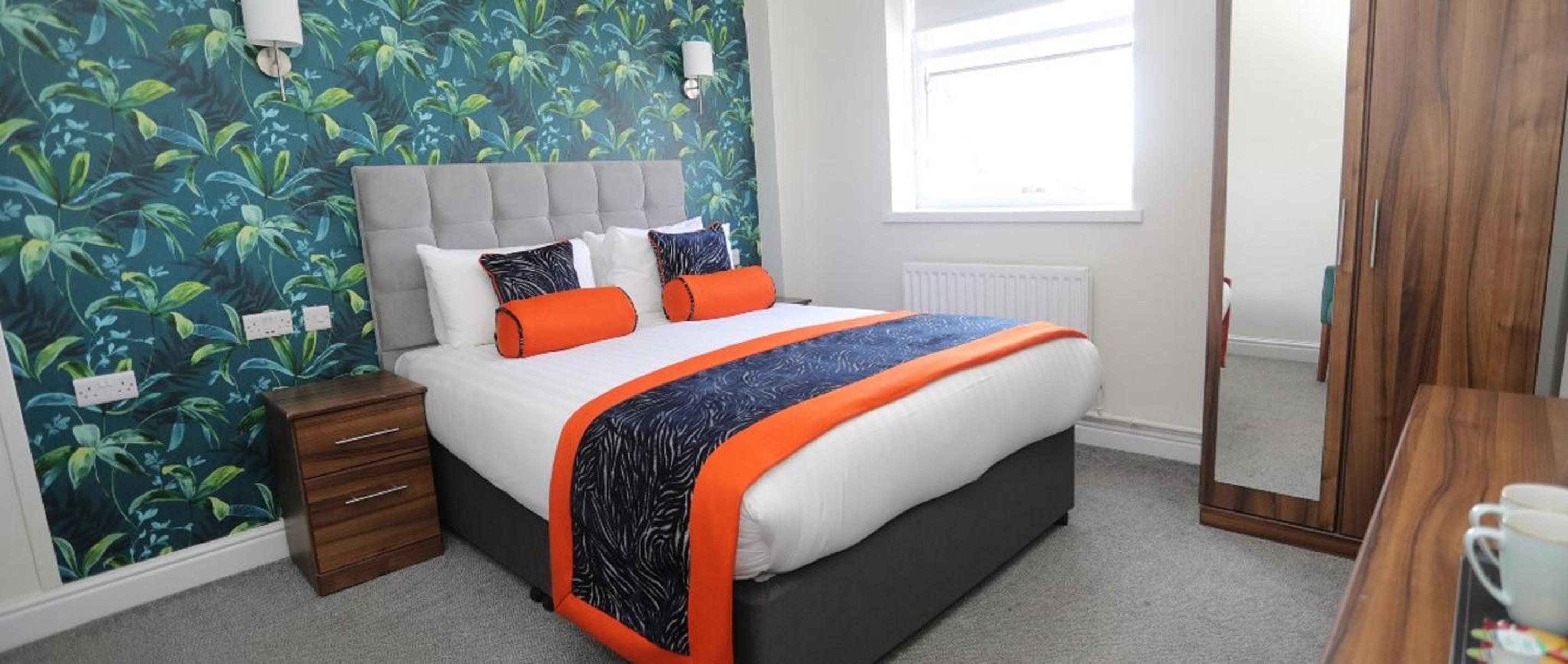 Double Room with Coastal View - Photo 3