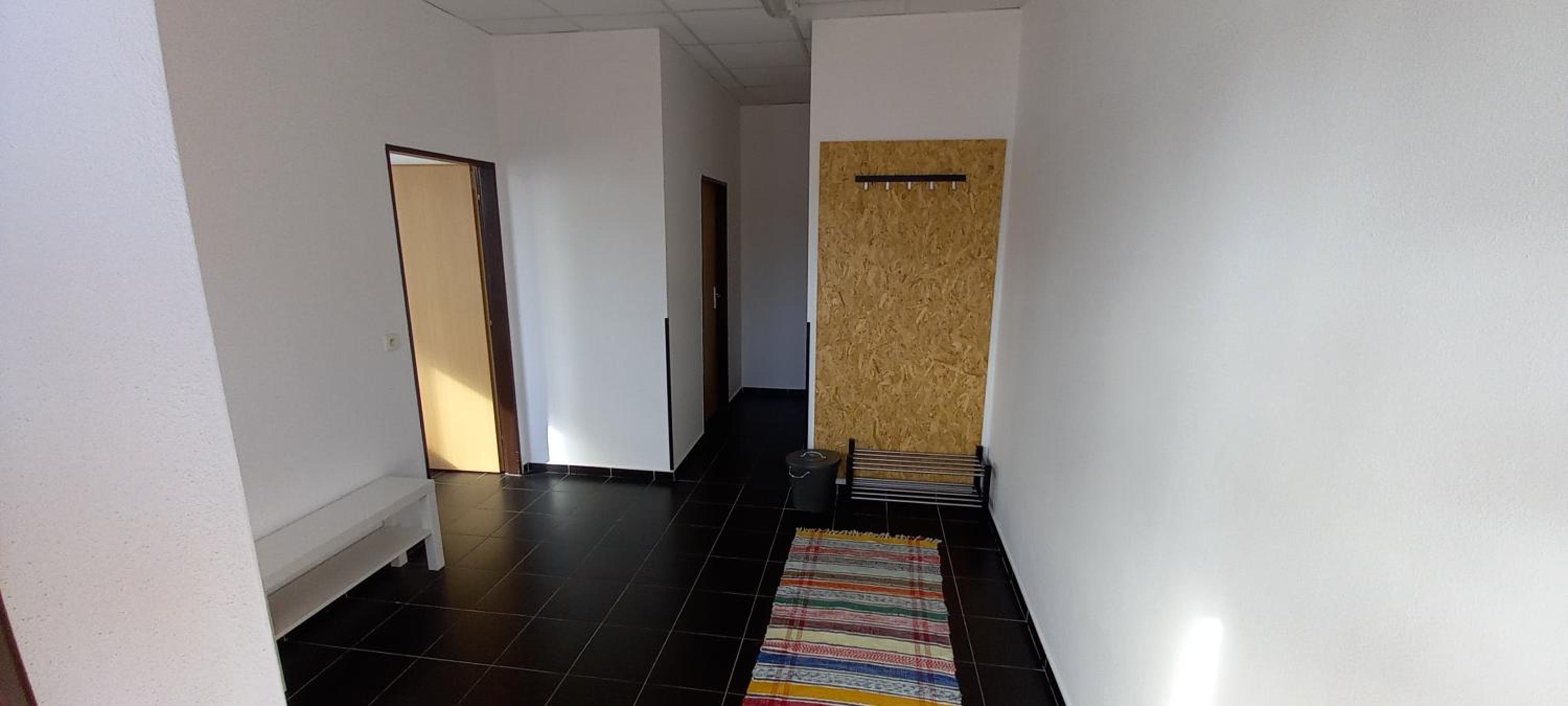 Family Room with Private Bathroom photo 3