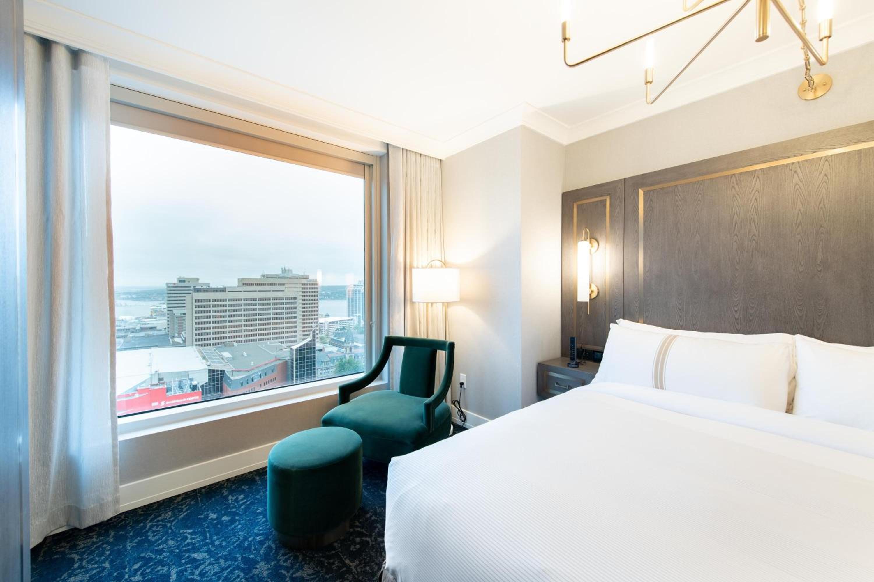 Waterview Room, 1 King Bed - Photo 3