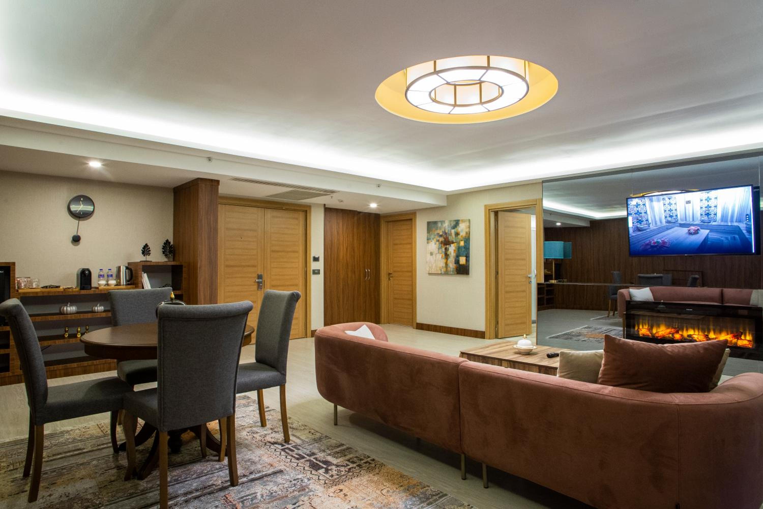 King Suite - Photo 6