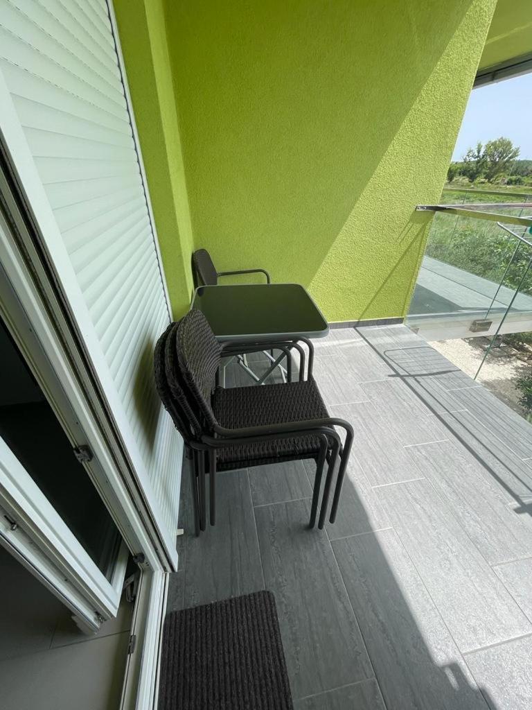 Apartment with Balcony photo 3