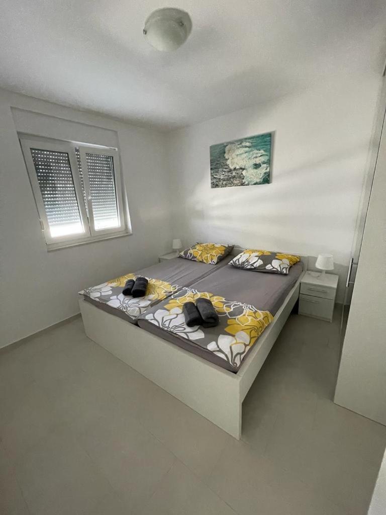 Apartment with Balcony photo 1