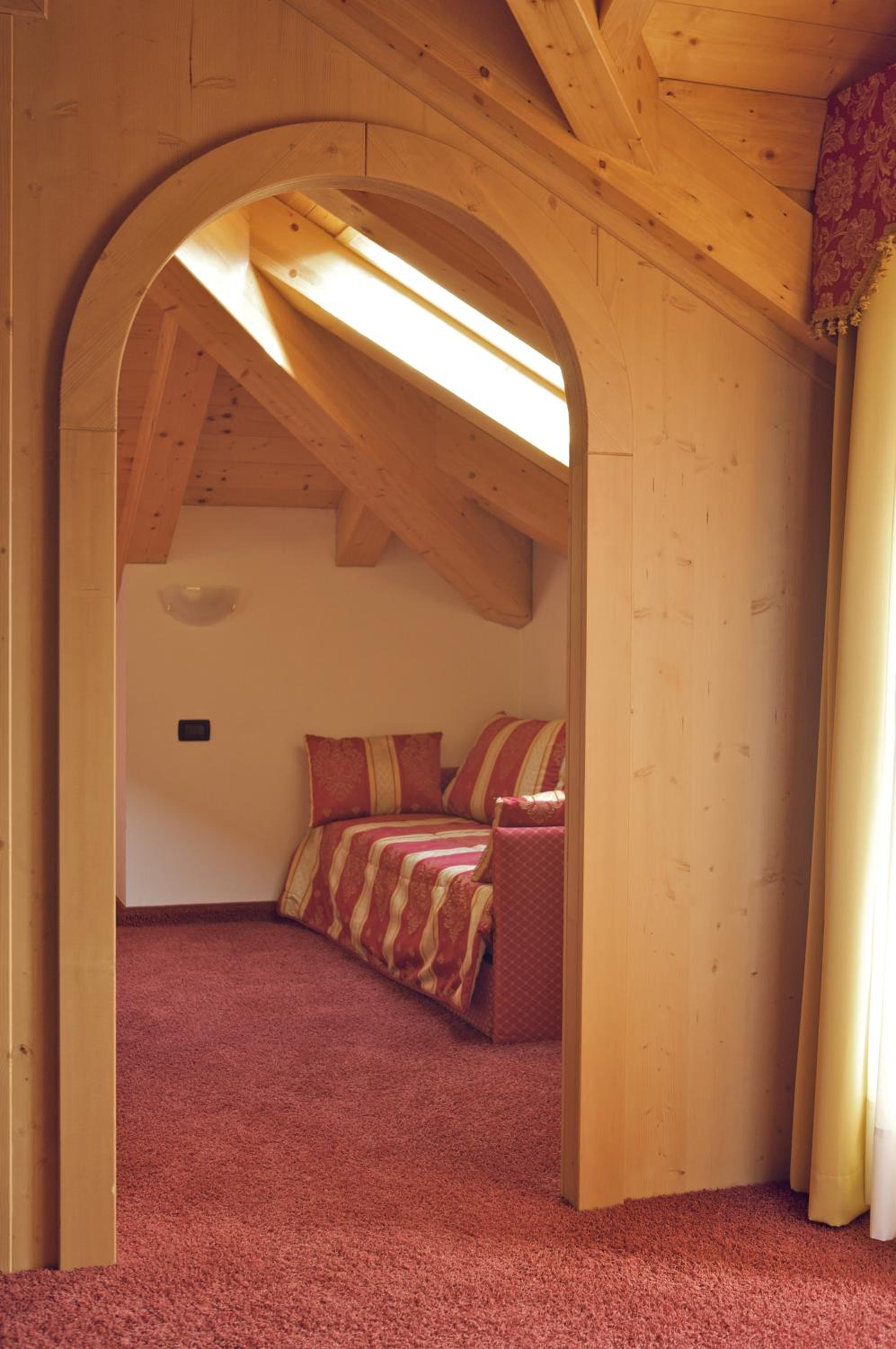 Suite - Separate Building photo 2